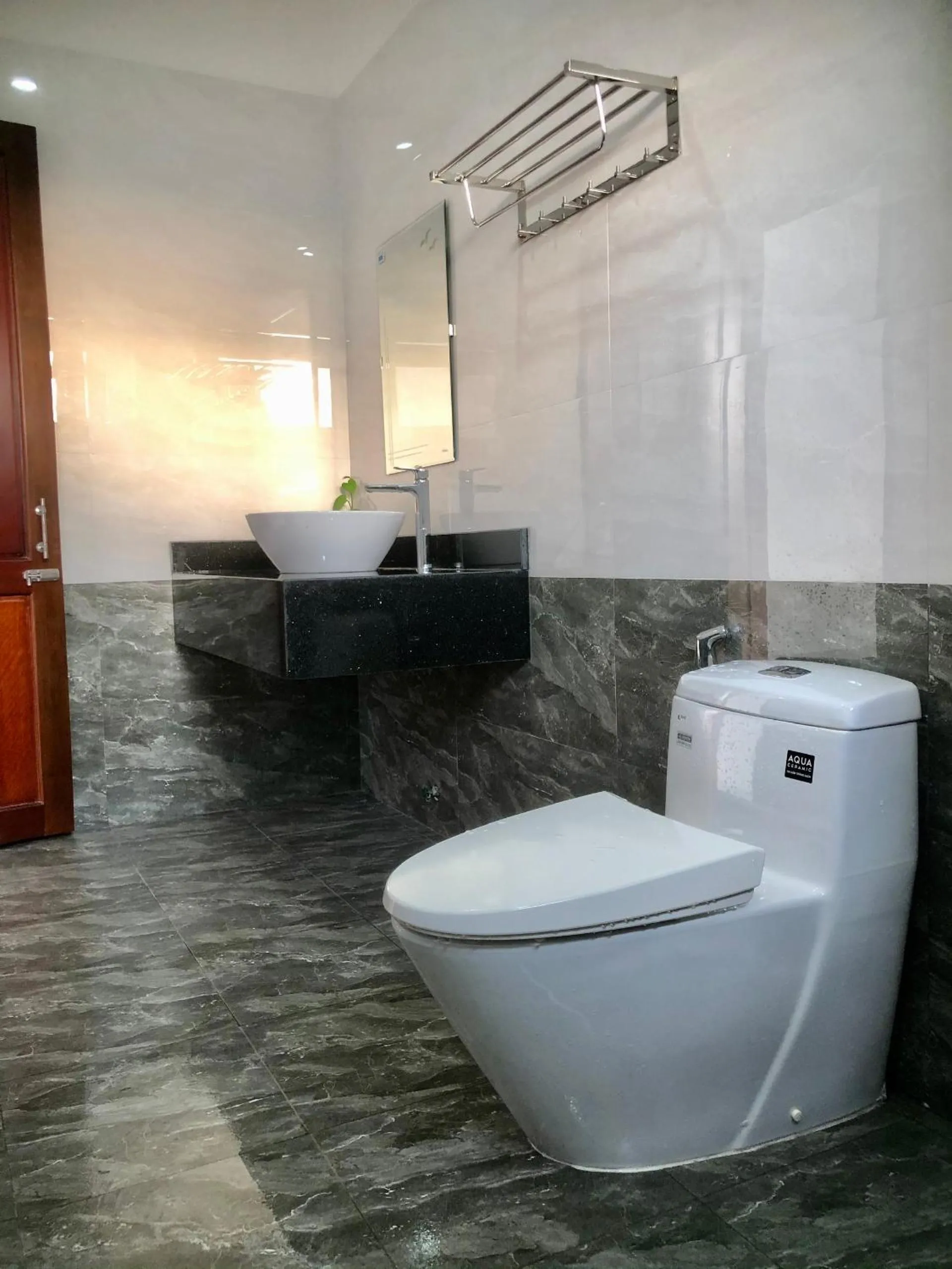 Toilet in Homestay Phương House