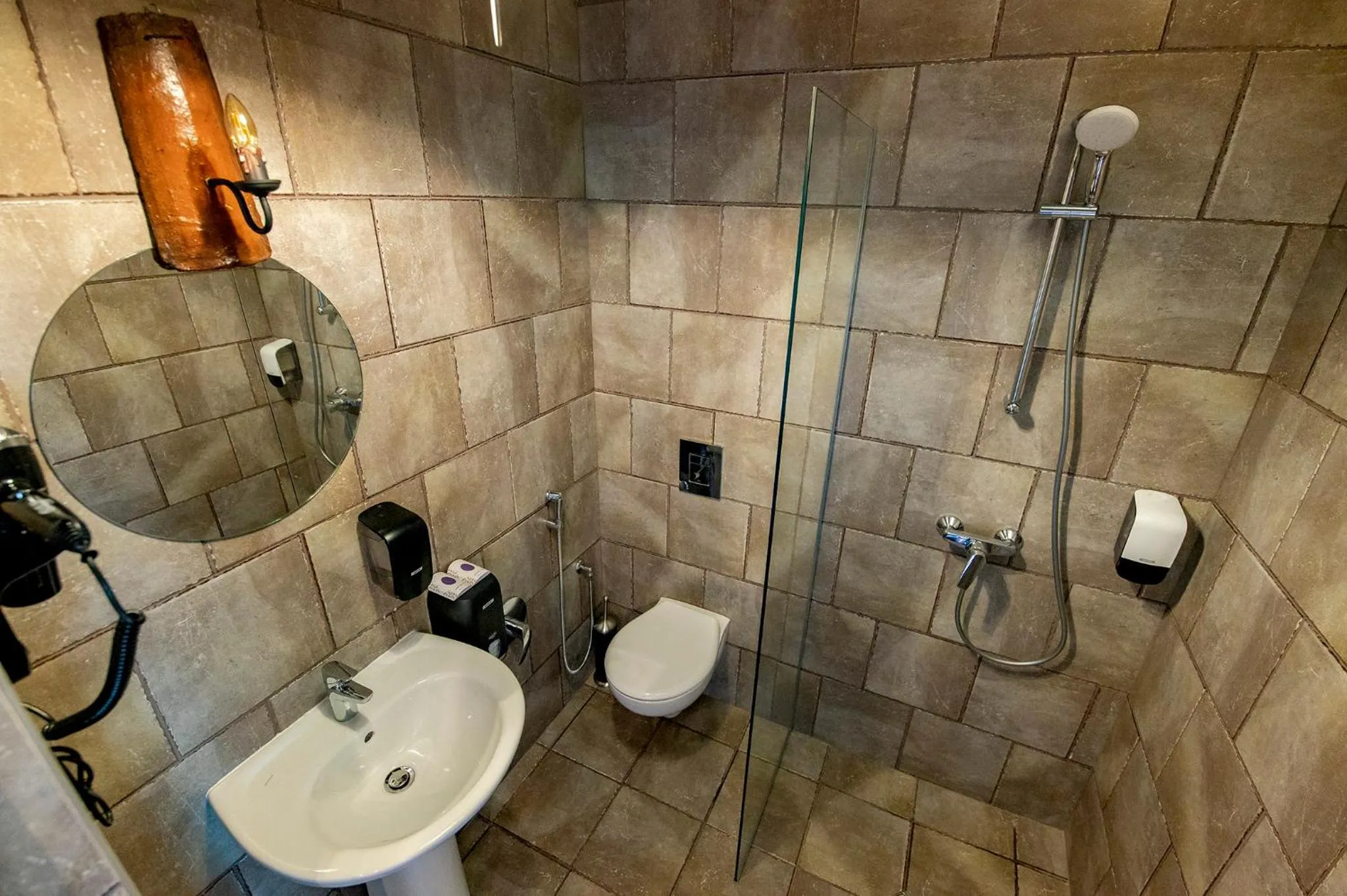Shower in Glamping Alliance Hotel
