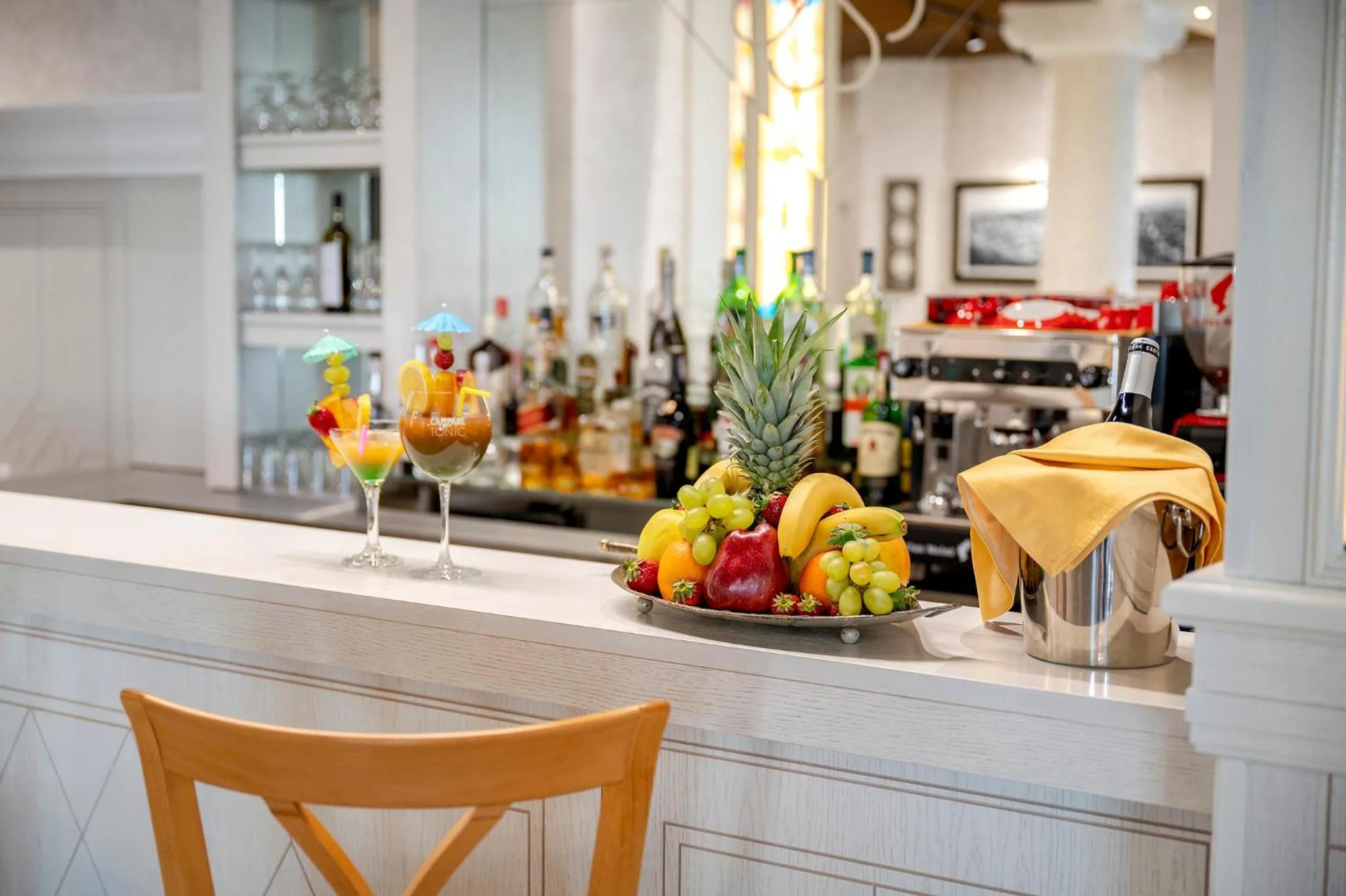 Lounge or bar in Glamping Alliance Hotel