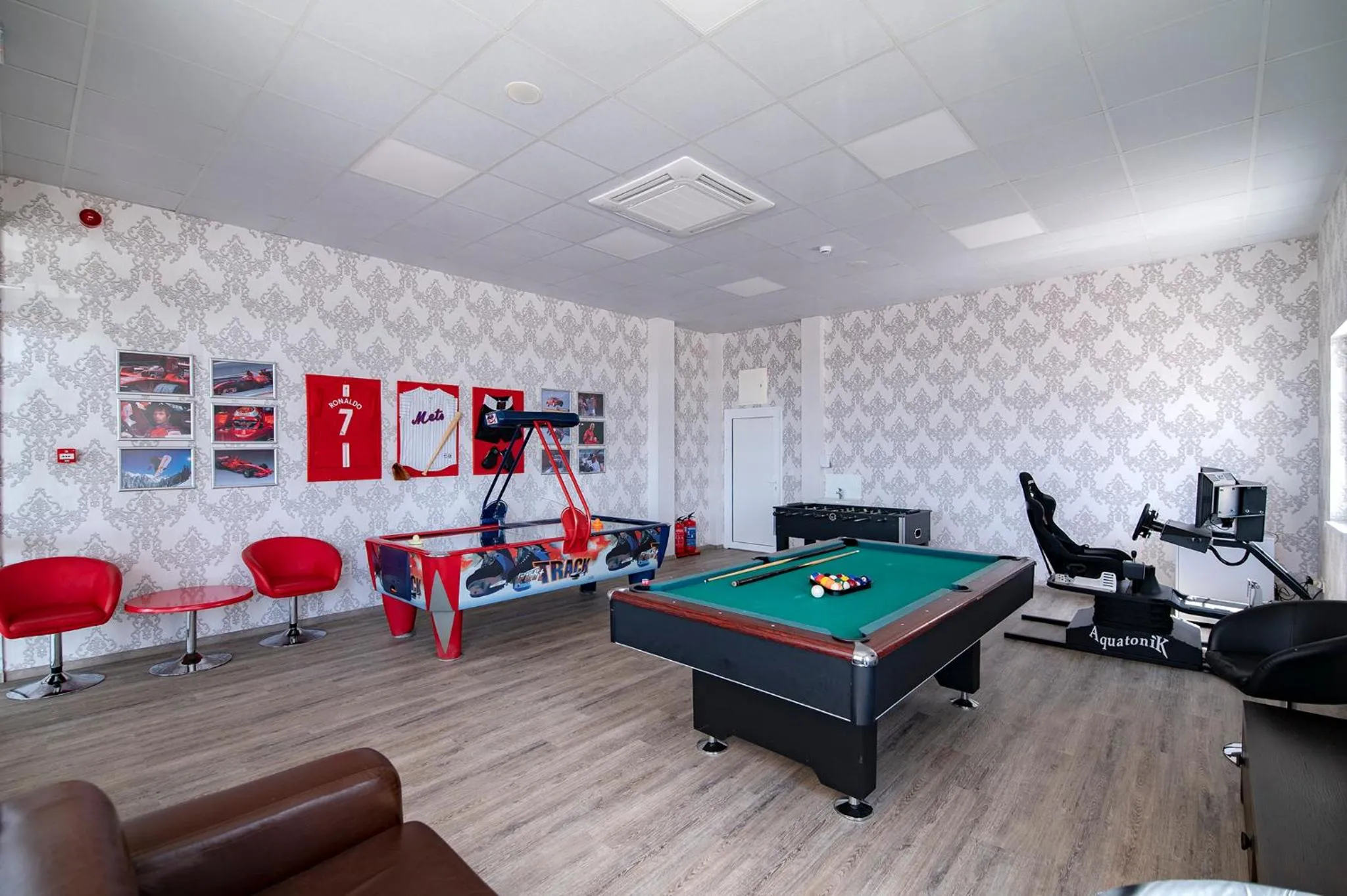 Billiard in Glamping Alliance Hotel