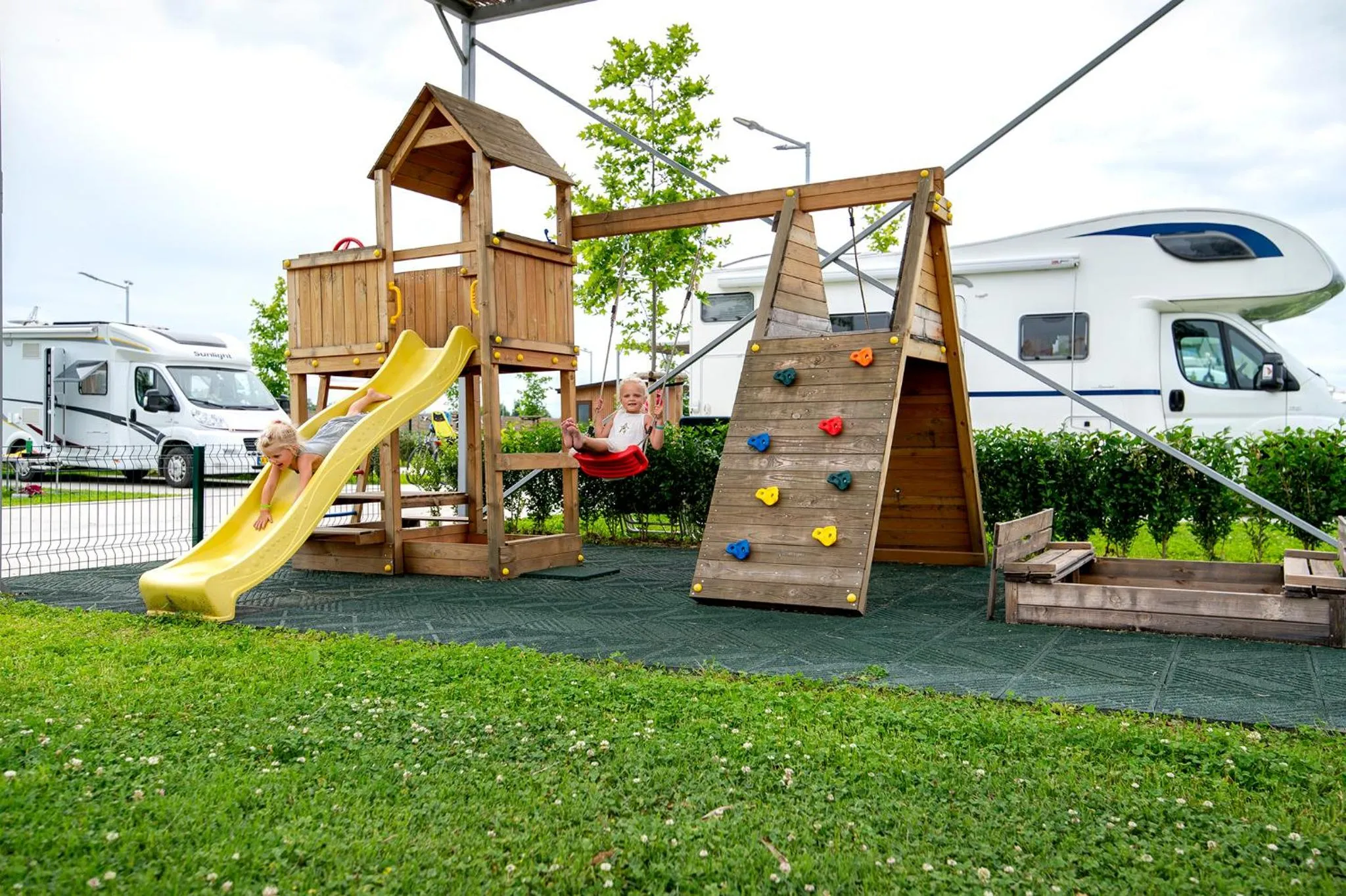 Spring in Glamping Alliance Hotel