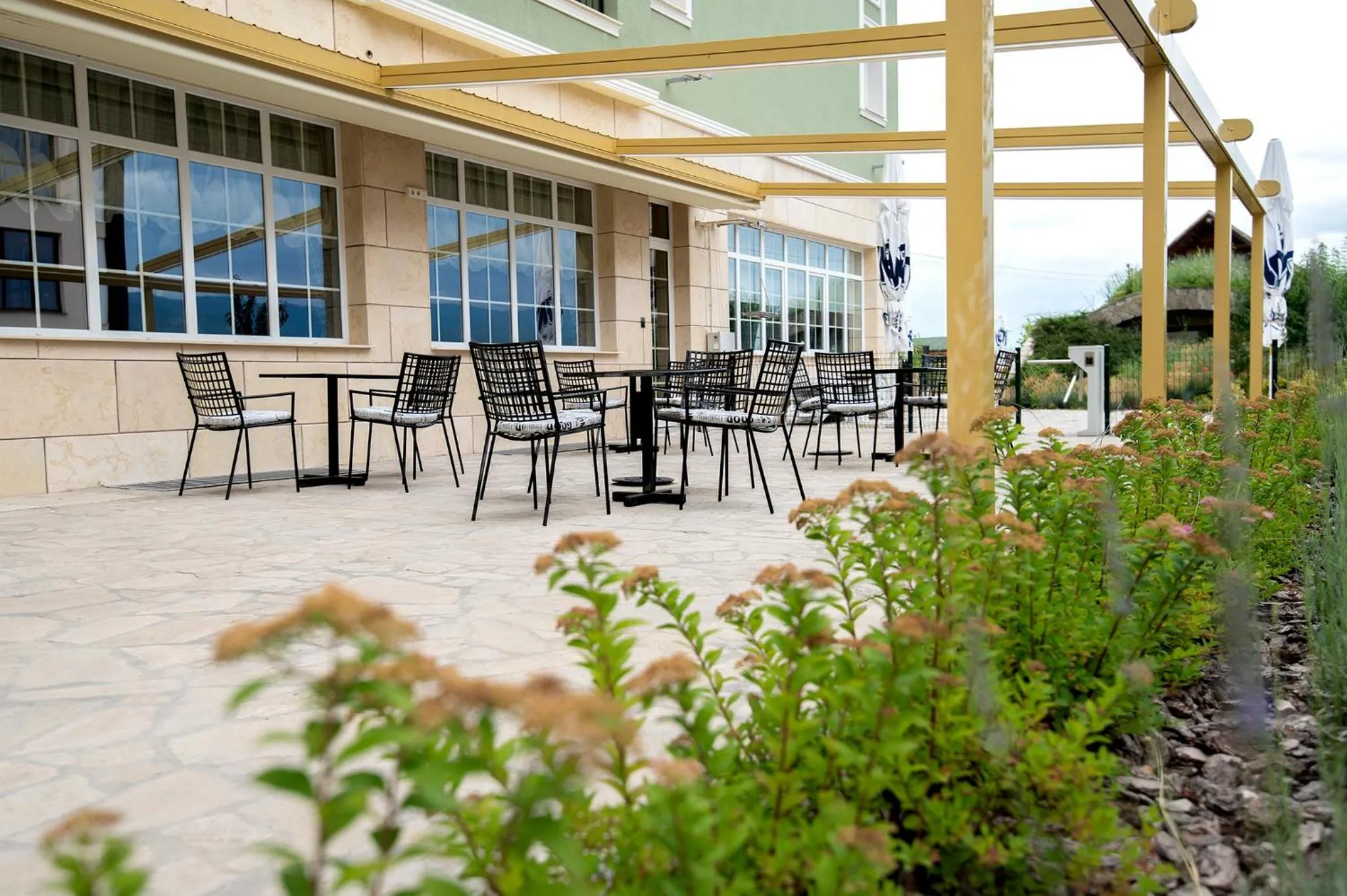 Spring in Glamping Alliance Hotel