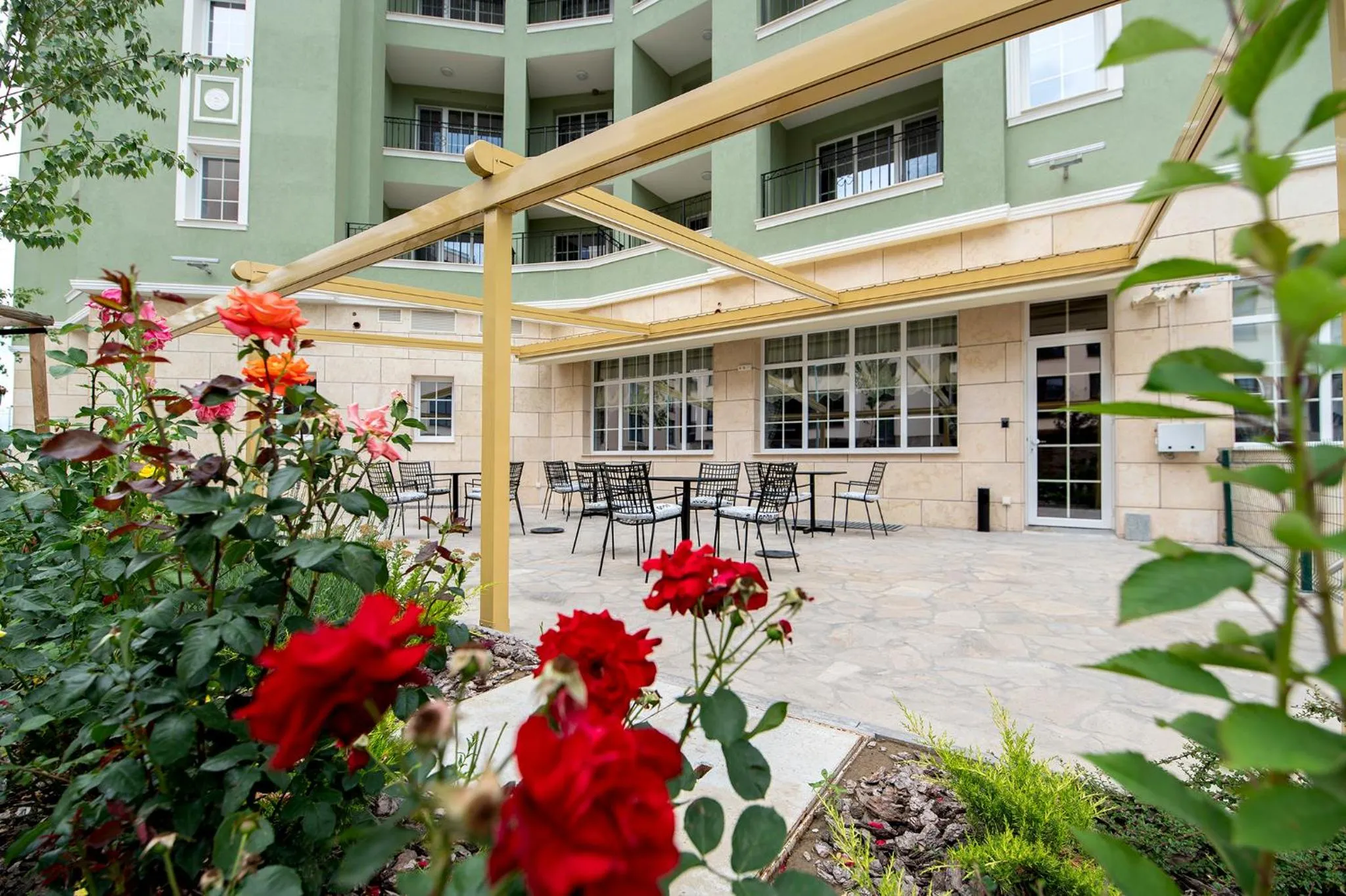 Spring in Glamping Alliance Hotel