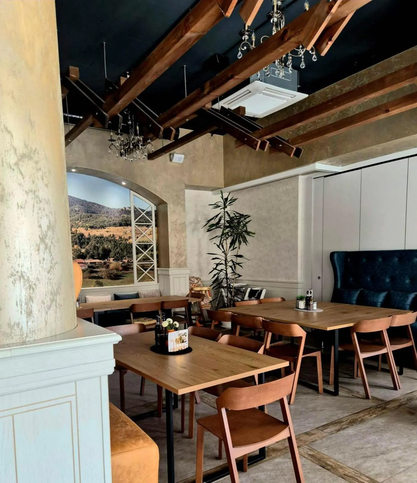 Restaurant/places to eat in Glamping Alliance Hotel