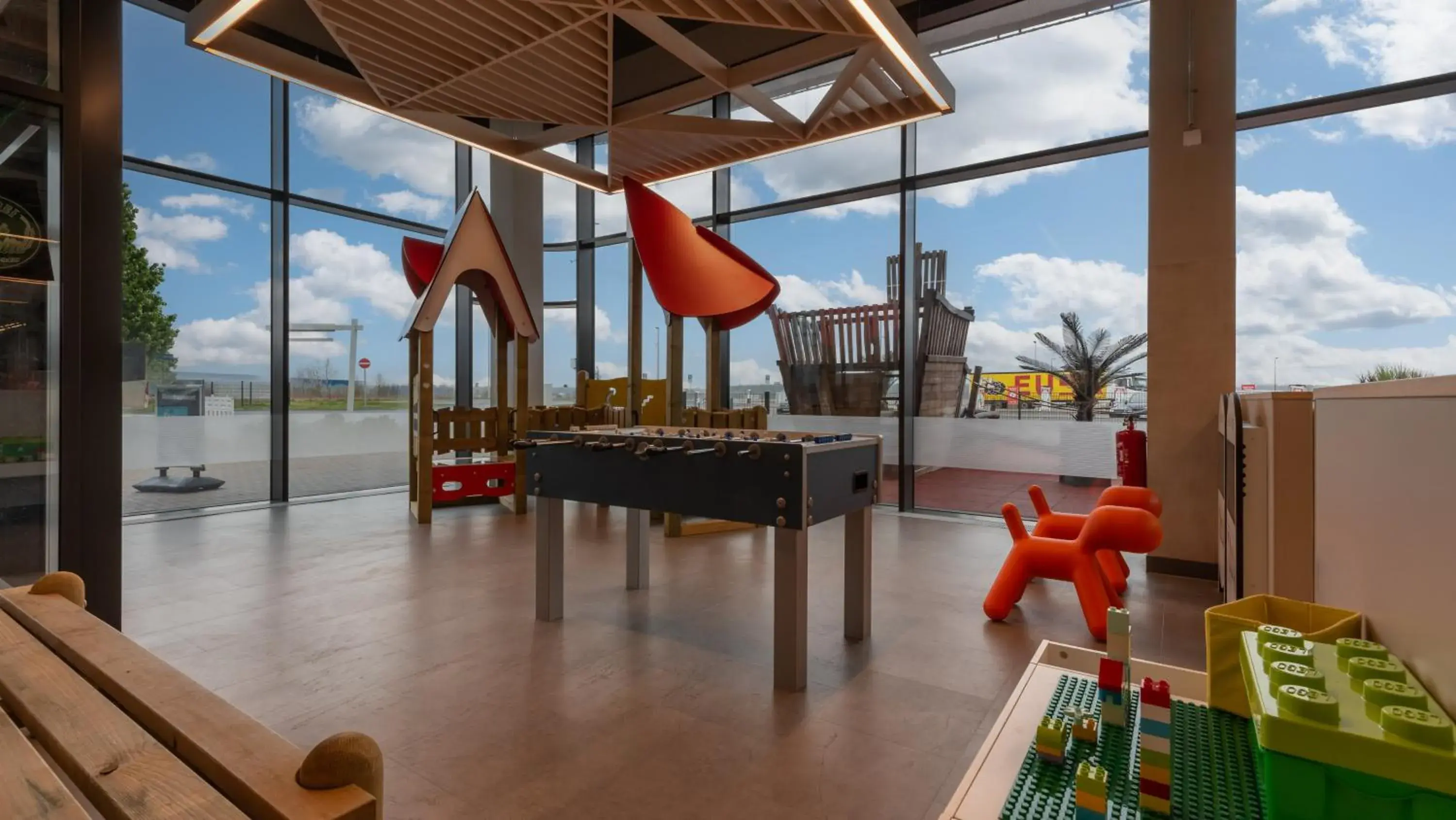 Fitness centre/facilities in Holiday Inn Express - Hamburg South A7-AS42 by IHG Fitness centre/facilities in Holiday Inn Express - Hamburg South A7-AS42 by IHG