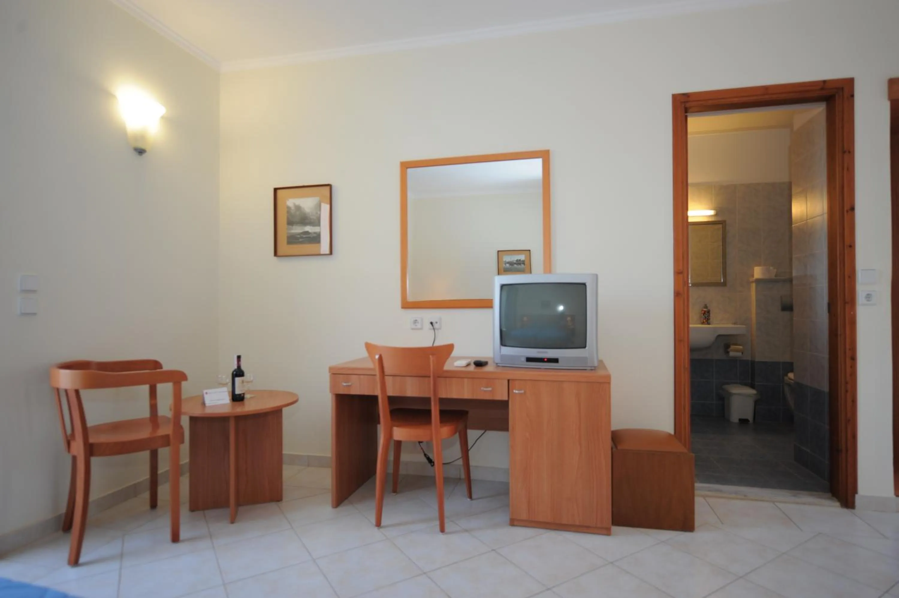 TV and multimedia in Golden View Studios