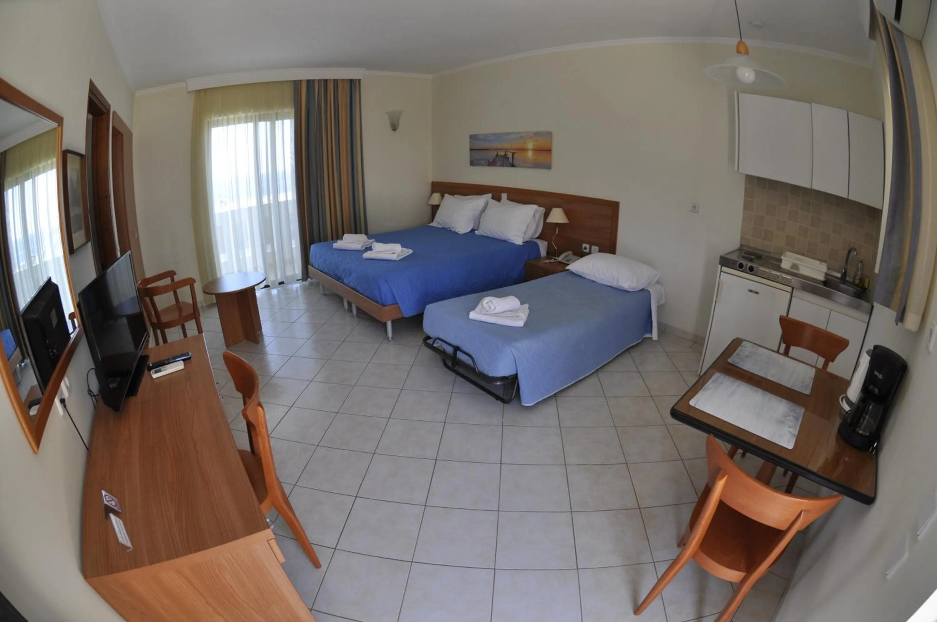 Bed in Golden View Studios