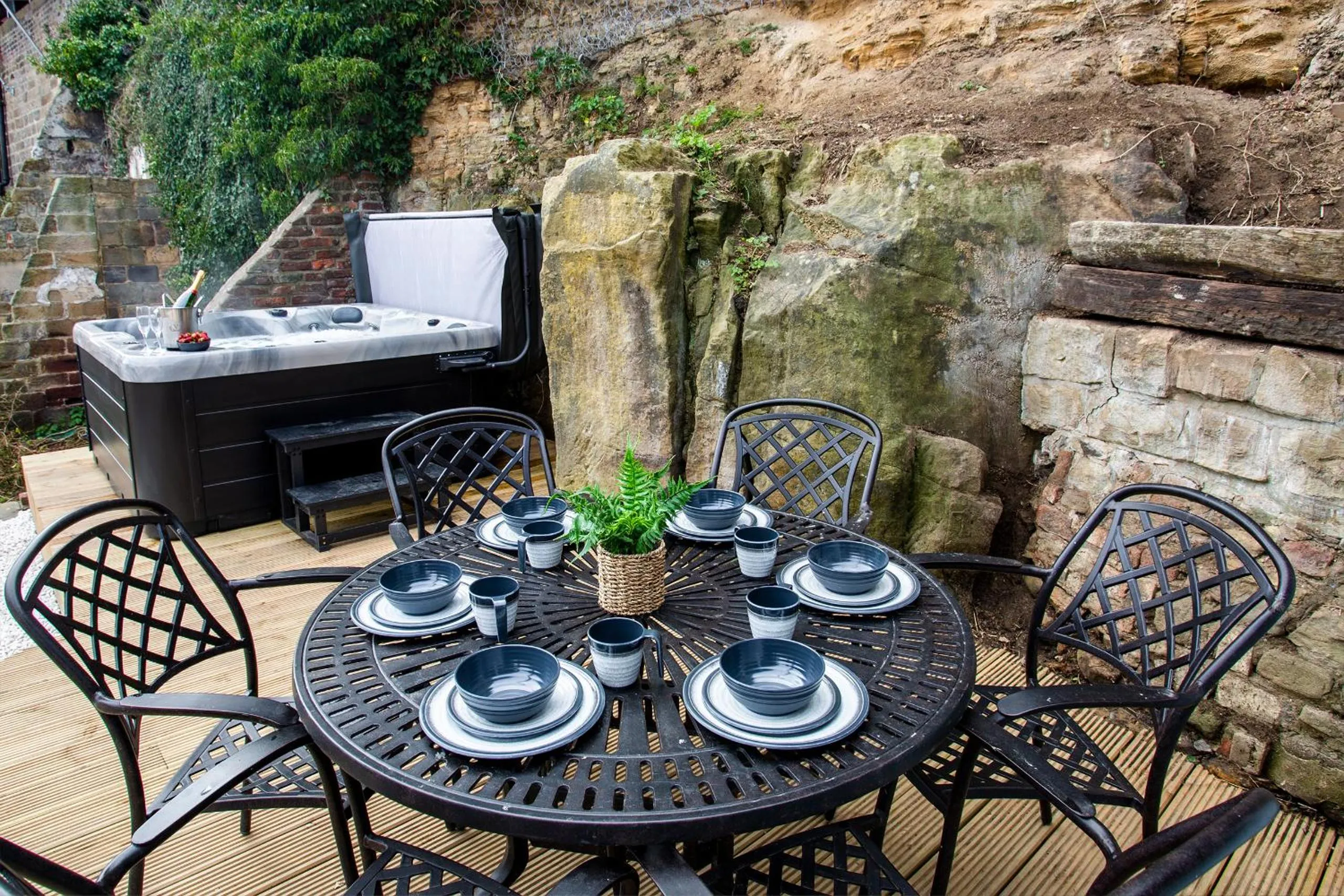 Garden in Whitby Boutique - Mast Cottage