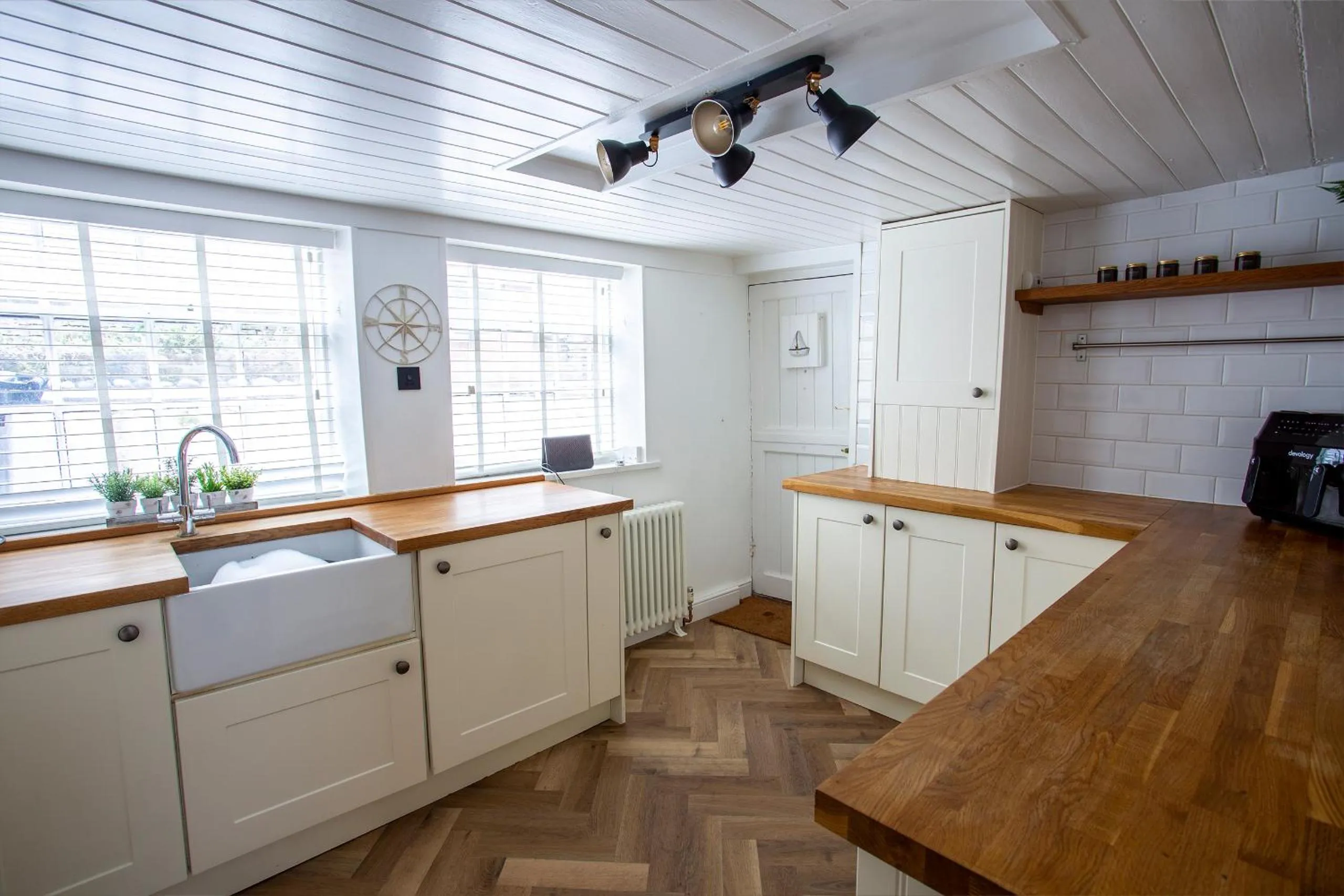 Kitchen or kitchenette in Whitby Boutique - Mast Cottage