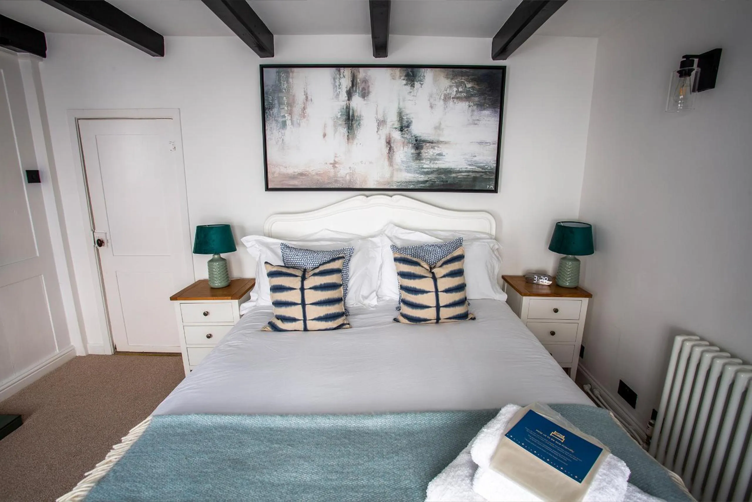 Bedroom, Bed in Whitby Boutique - Mast Cottage