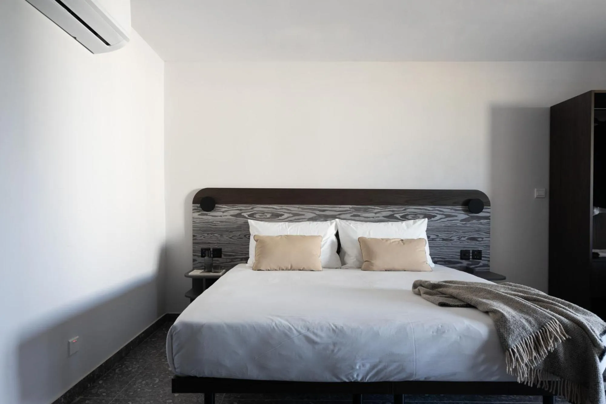 Bed in Park Heights by the Warren Collection