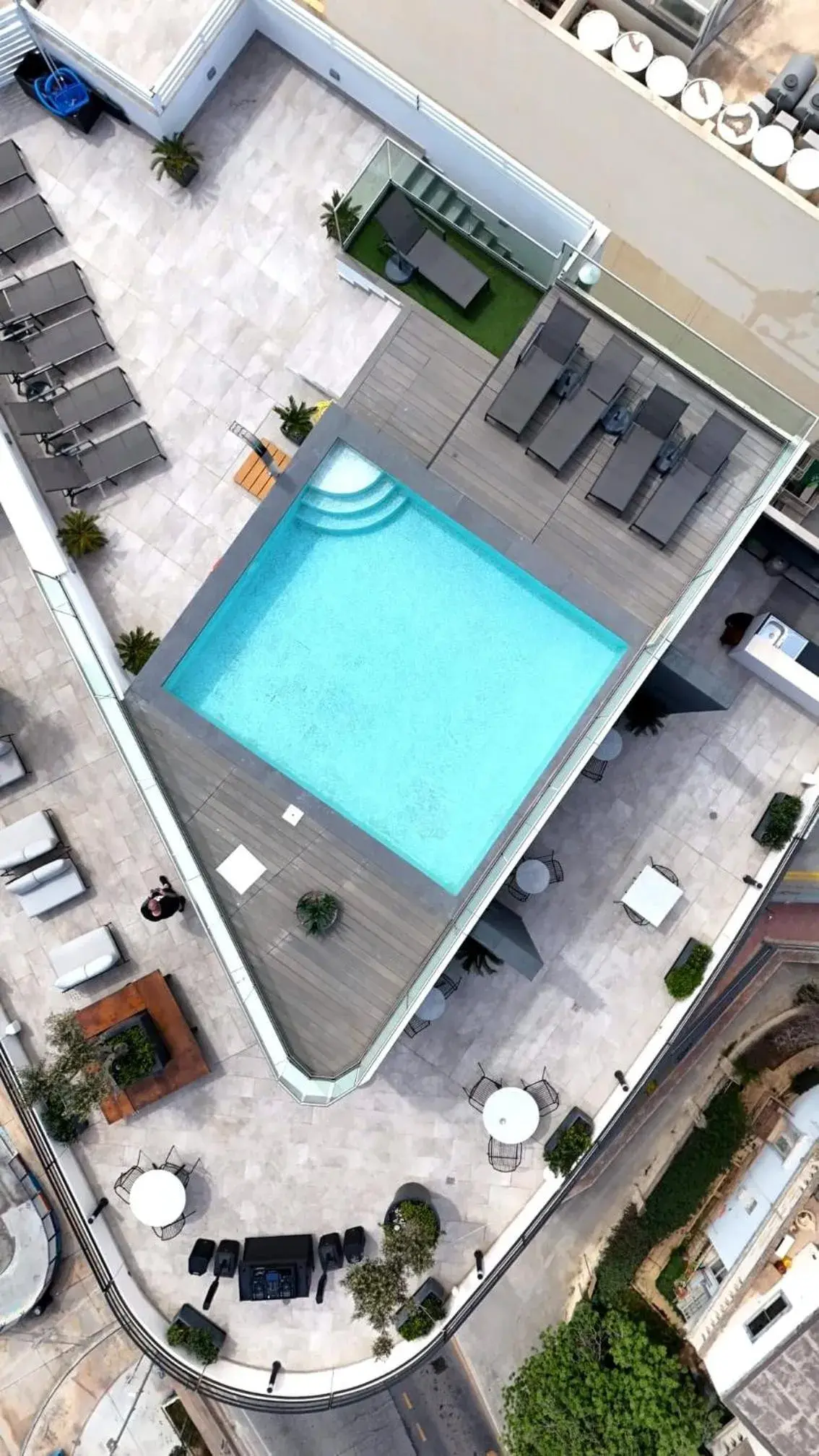 Property building in Park Heights by the Warren Collection Property building in Park Heights by the Warren Collection