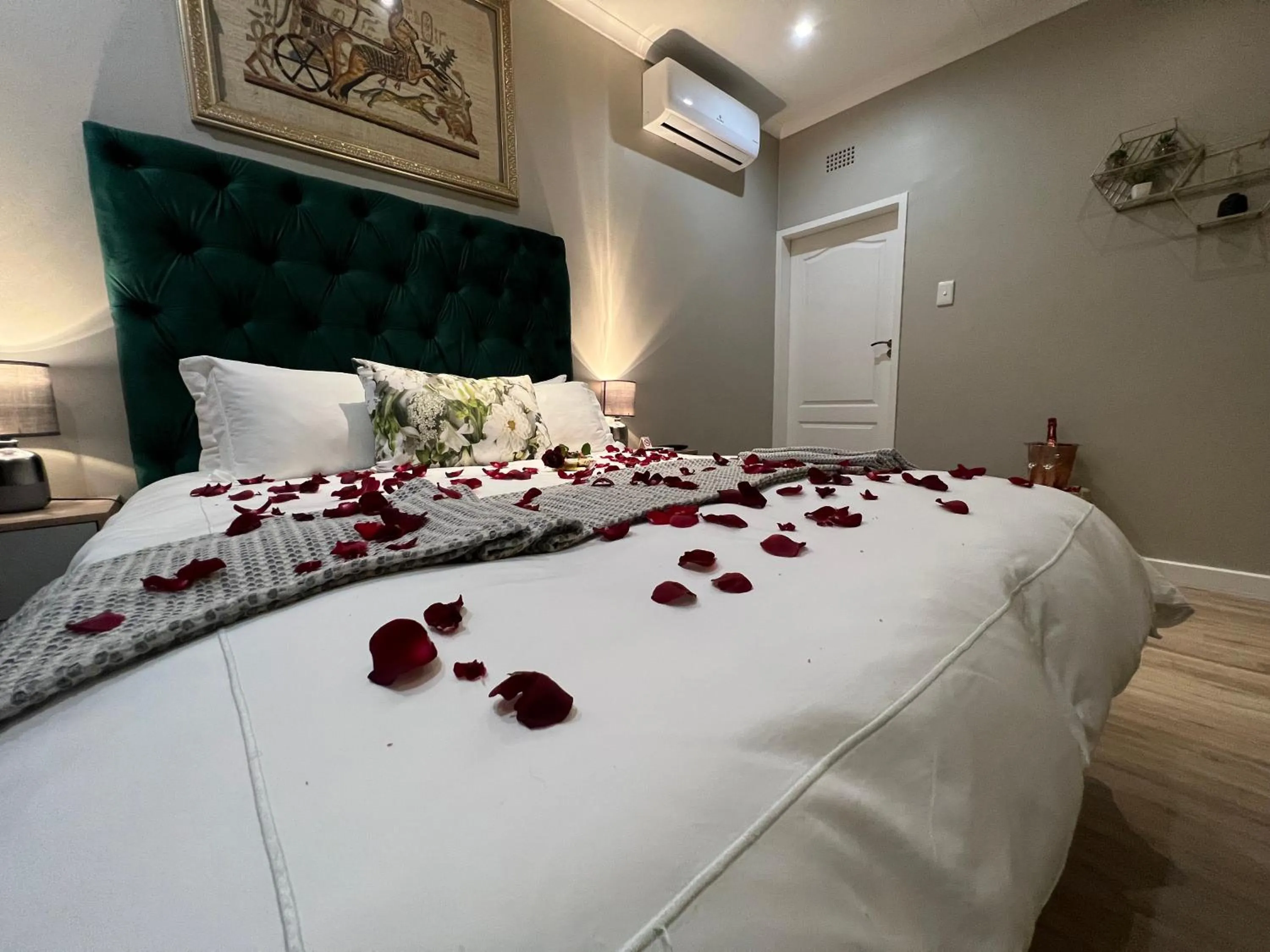 Bed in Le'Ciara Luxury Guest House