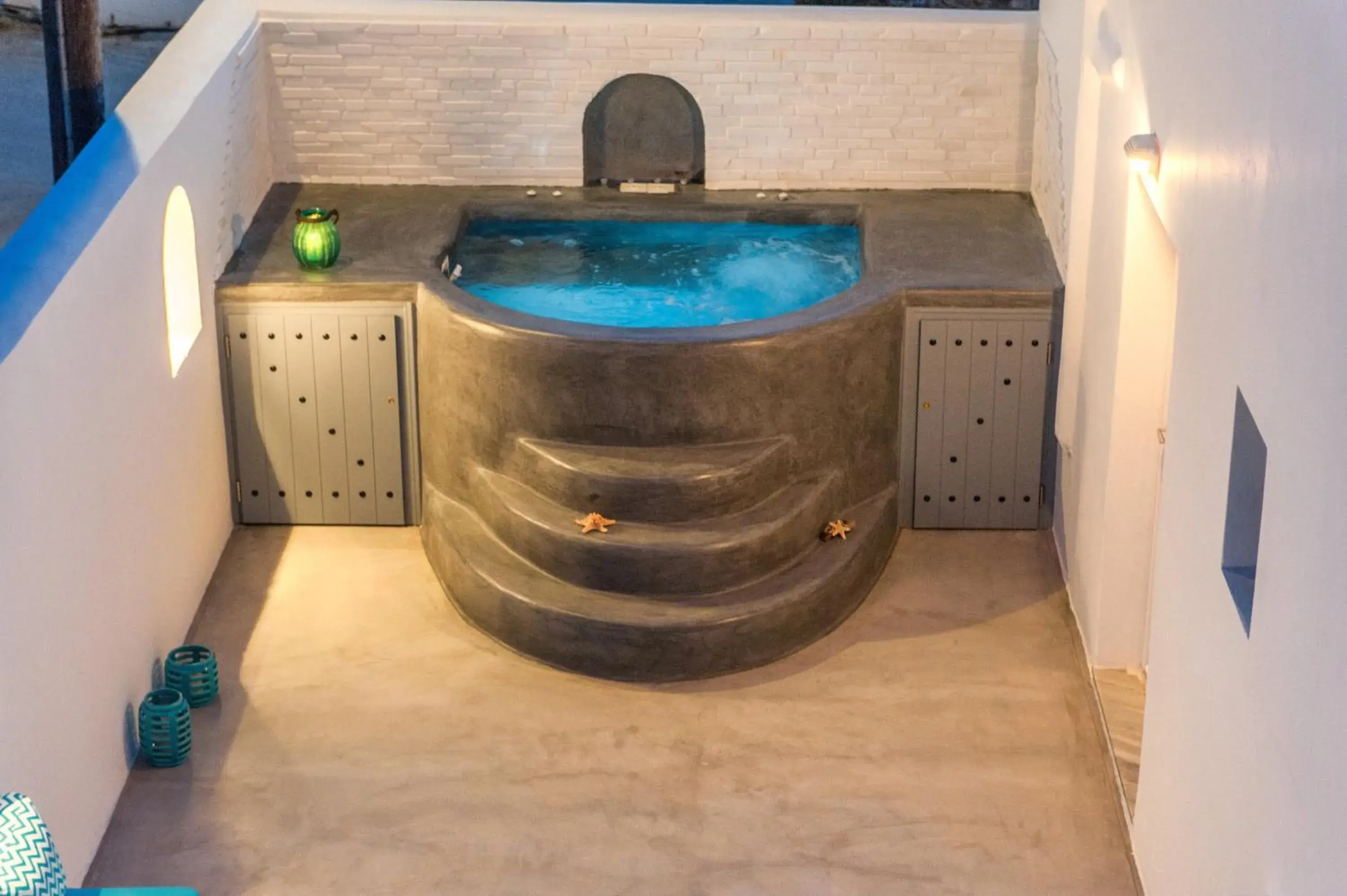 Junior Suite with external Hot Tub in Villa Kelly Rooms & Suites Junior Suite with external Hot Tub in Villa Kelly Rooms & Suites