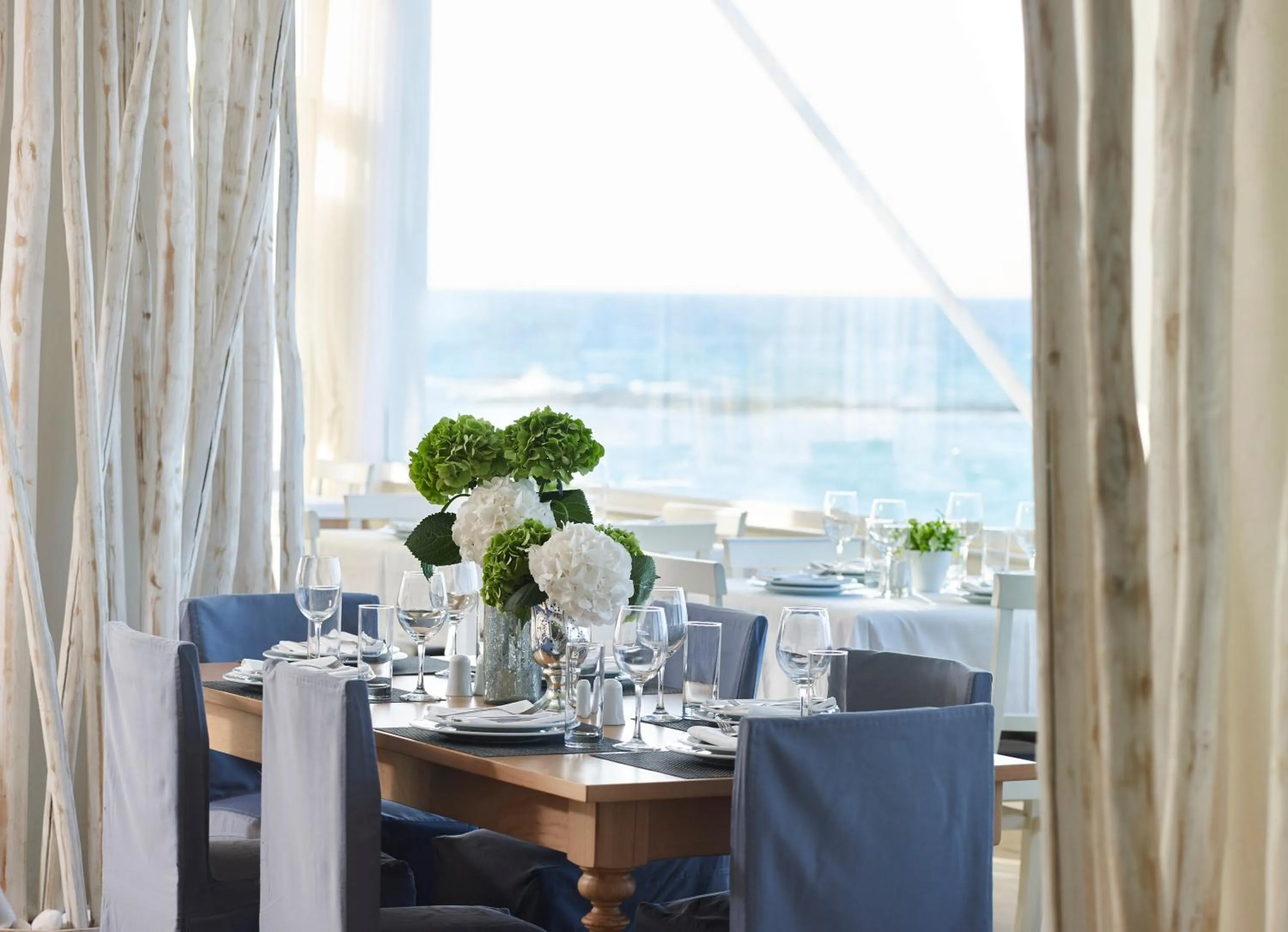 Restaurant/Places to Eat in Knossos Beach Bungalows Suites Resort & Spa