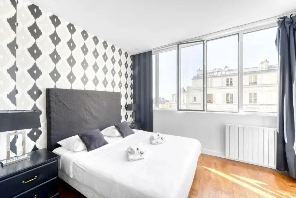 Huge and bright 4BD for 10 guests Sacre-Coeur