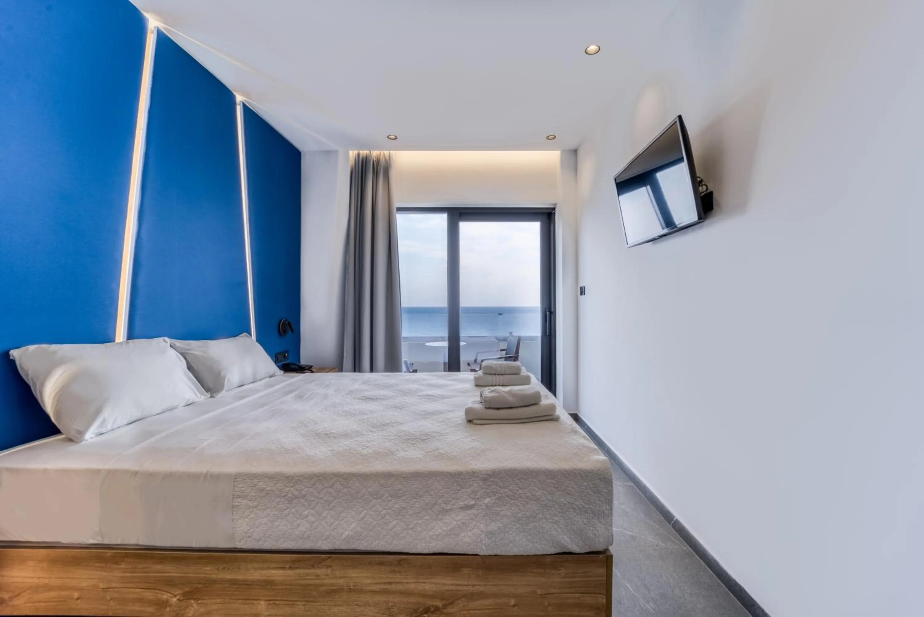 Bed in Island Sea Side Hotel - Adults Only