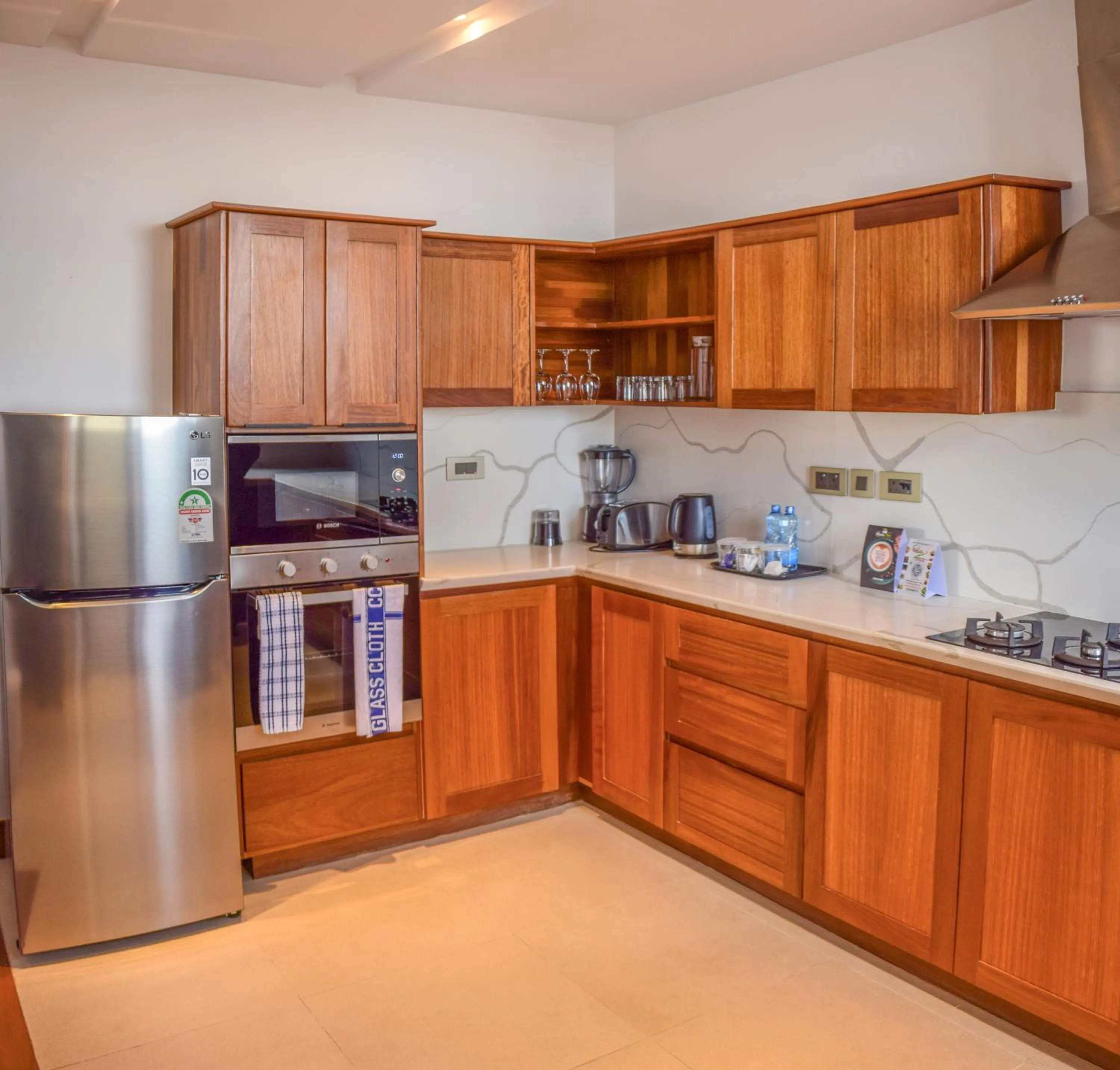 Coffee/tea facilities in Broadwalk Residency