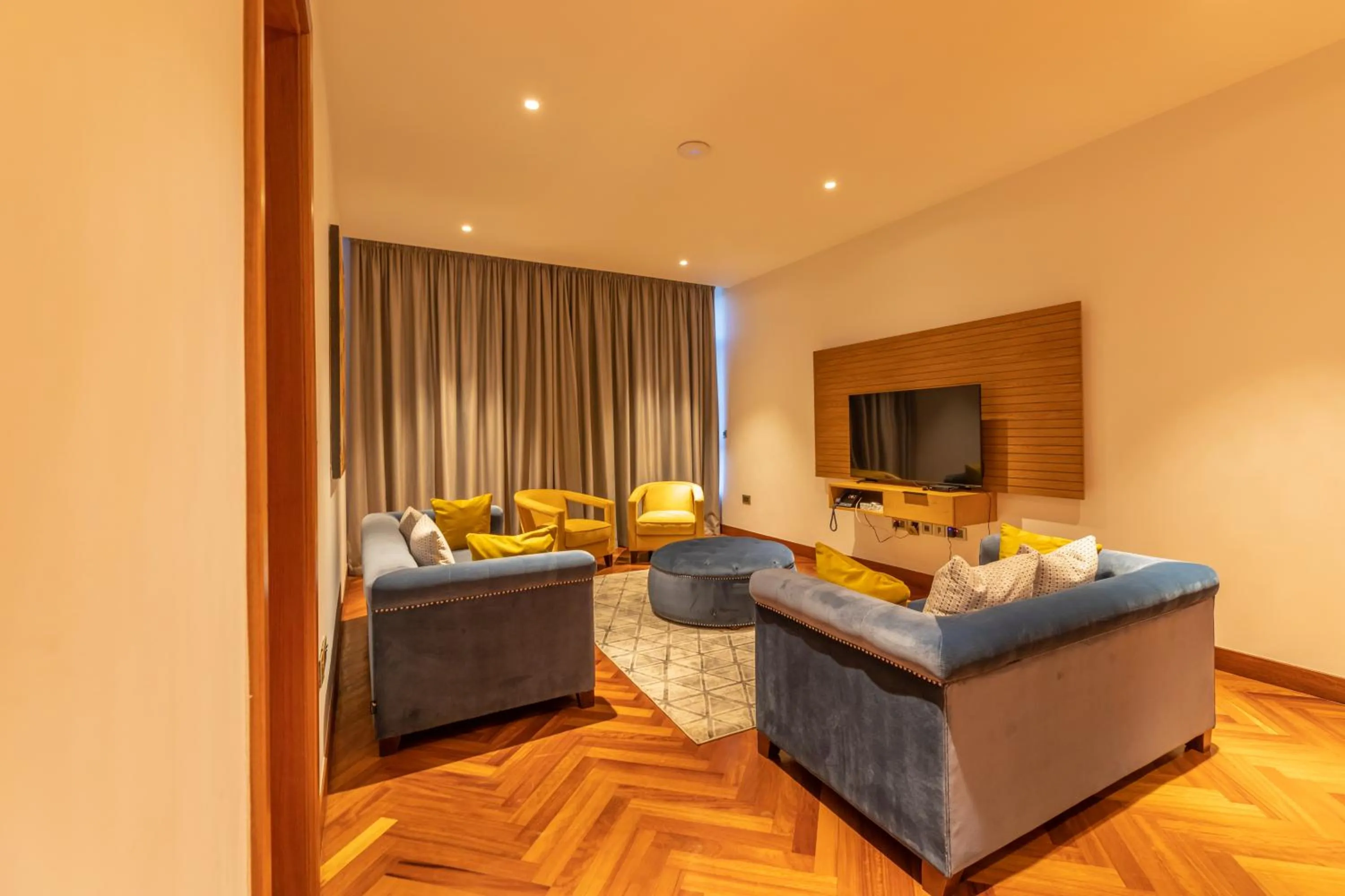 TV and multimedia in Broadwalk Residency