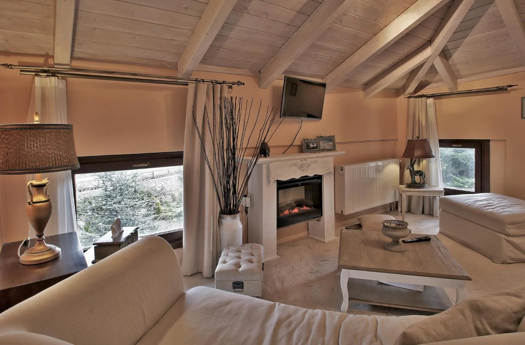 Living room, Bed in Boutique Hotel Skamnos Arachova