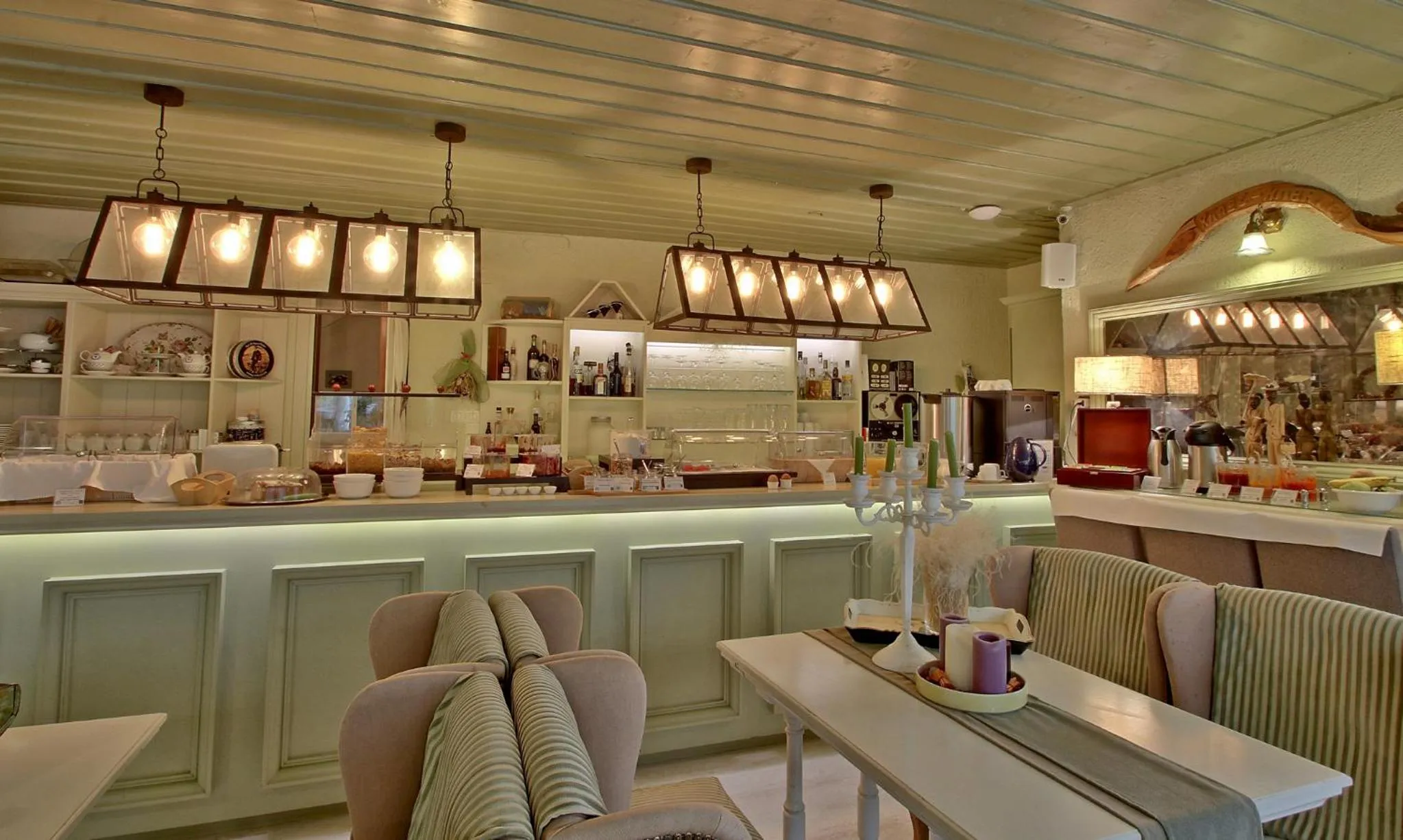 Restaurant/places to eat in Boutique Hotel Skamnos Arachova