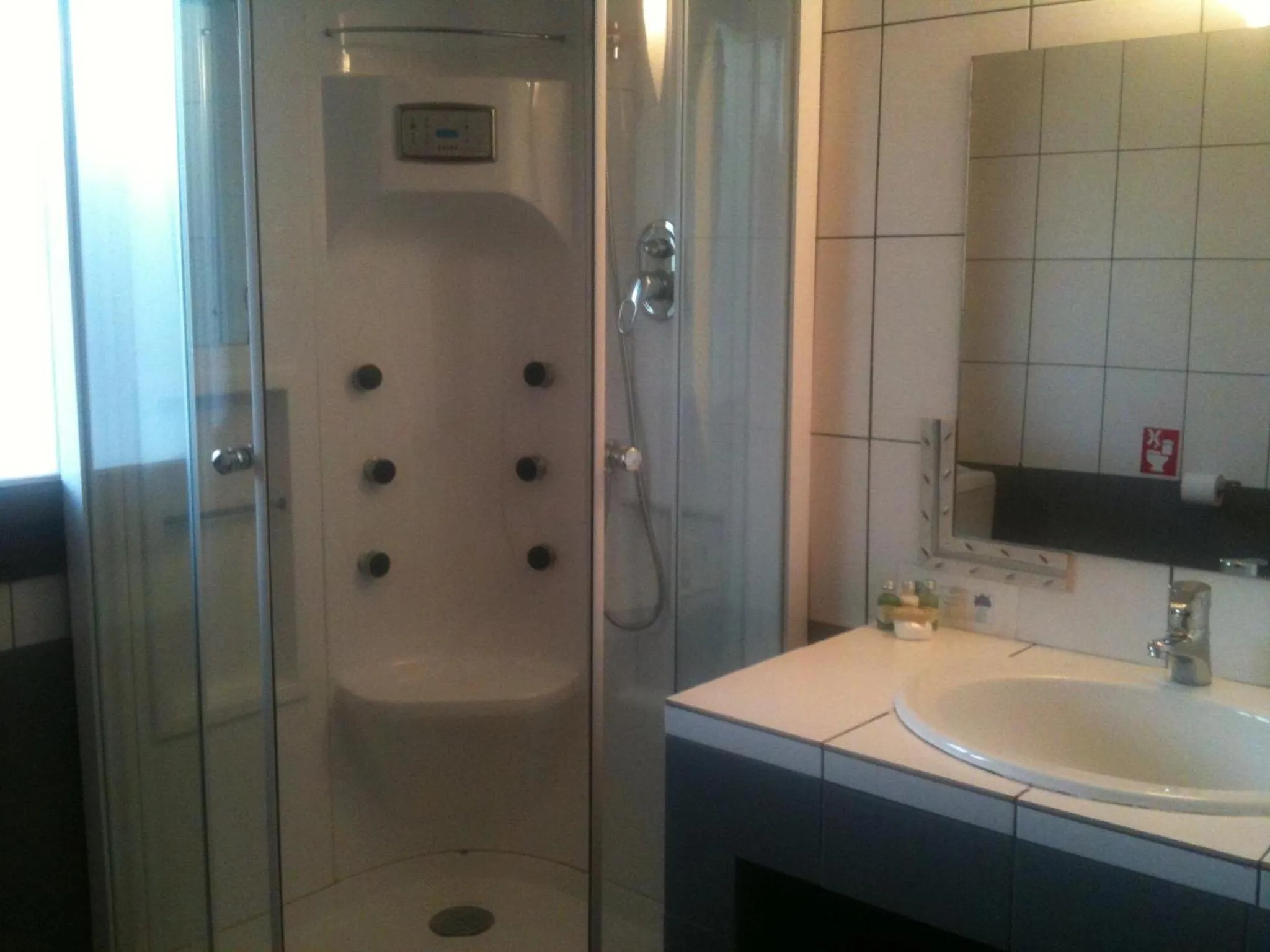 Shower in Boutique Hotel Skamnos Arachova