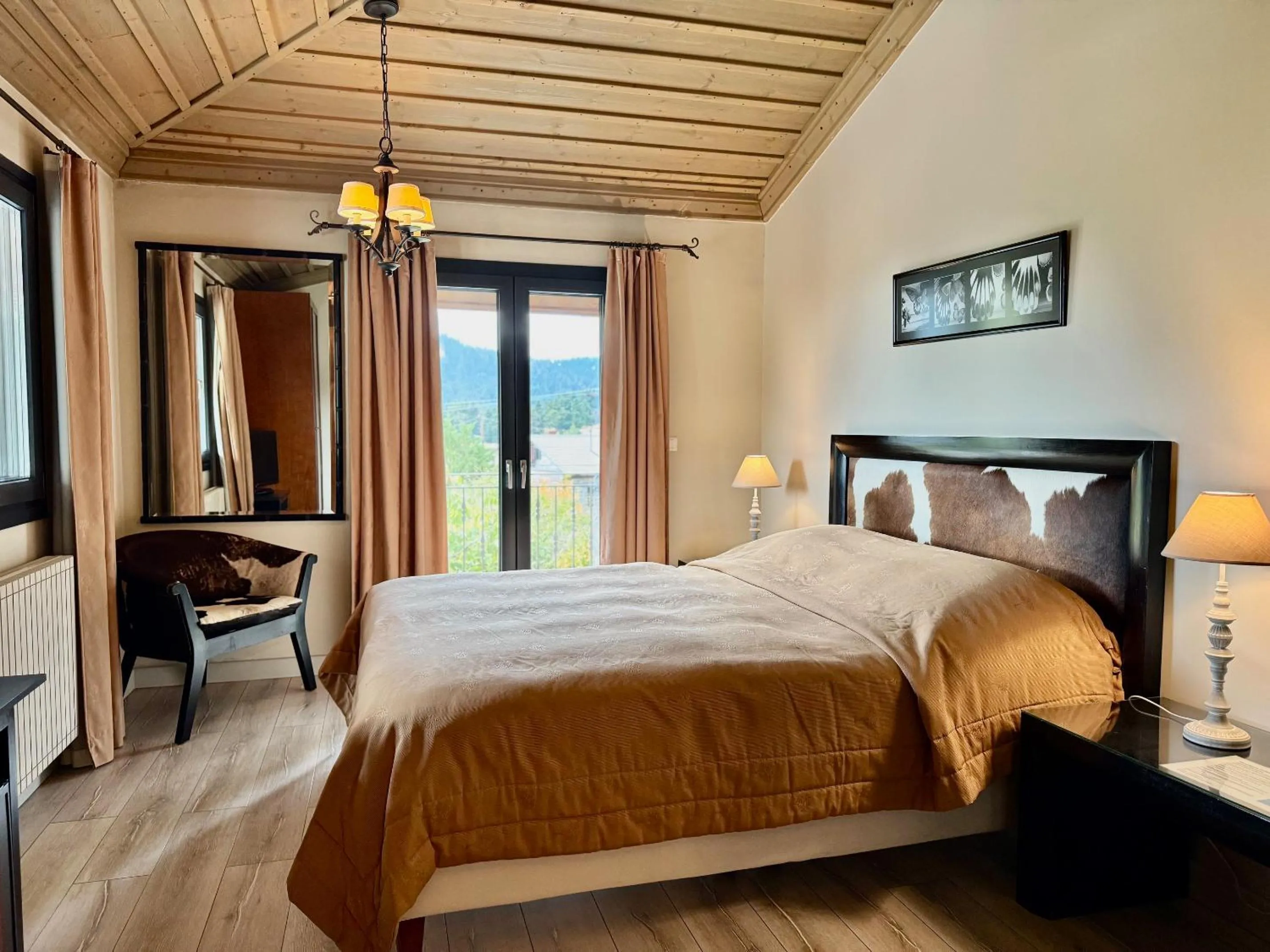 Photo of the whole room, Bed in Boutique Hotel Skamnos Arachova