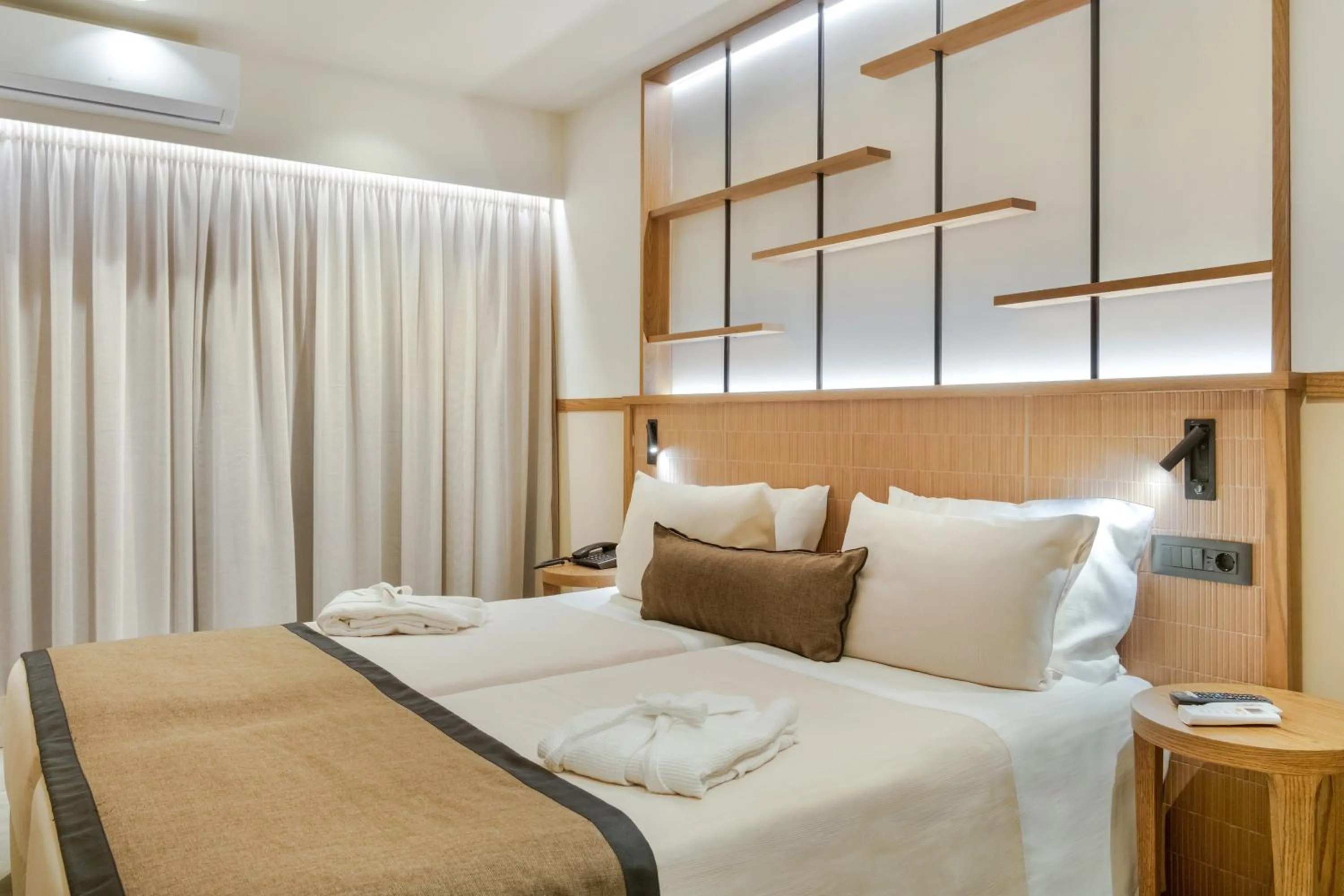 Bed in Capsis Astoria Heraklion