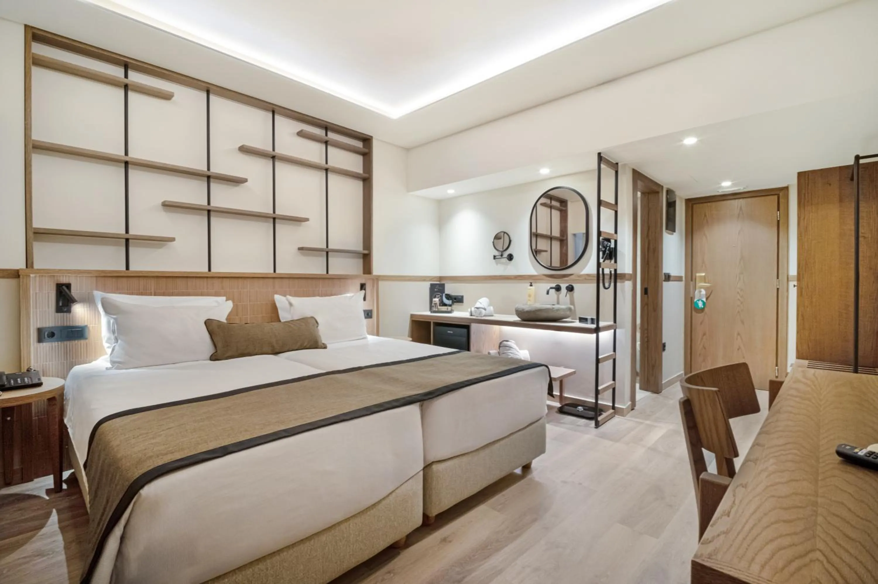 TV and multimedia, Bed in Capsis Astoria Heraklion