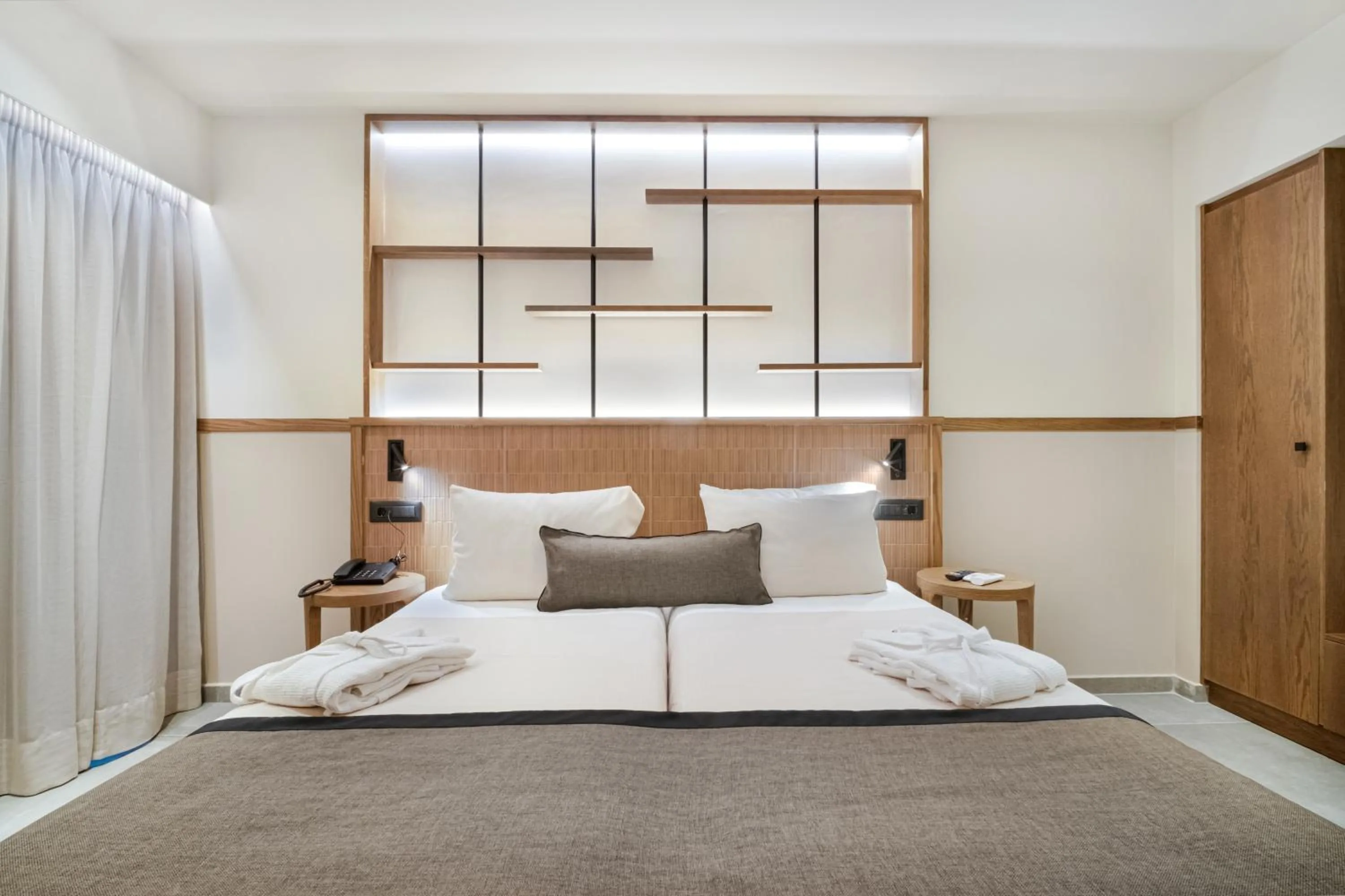 Bedroom, Bed in Capsis Astoria Heraklion