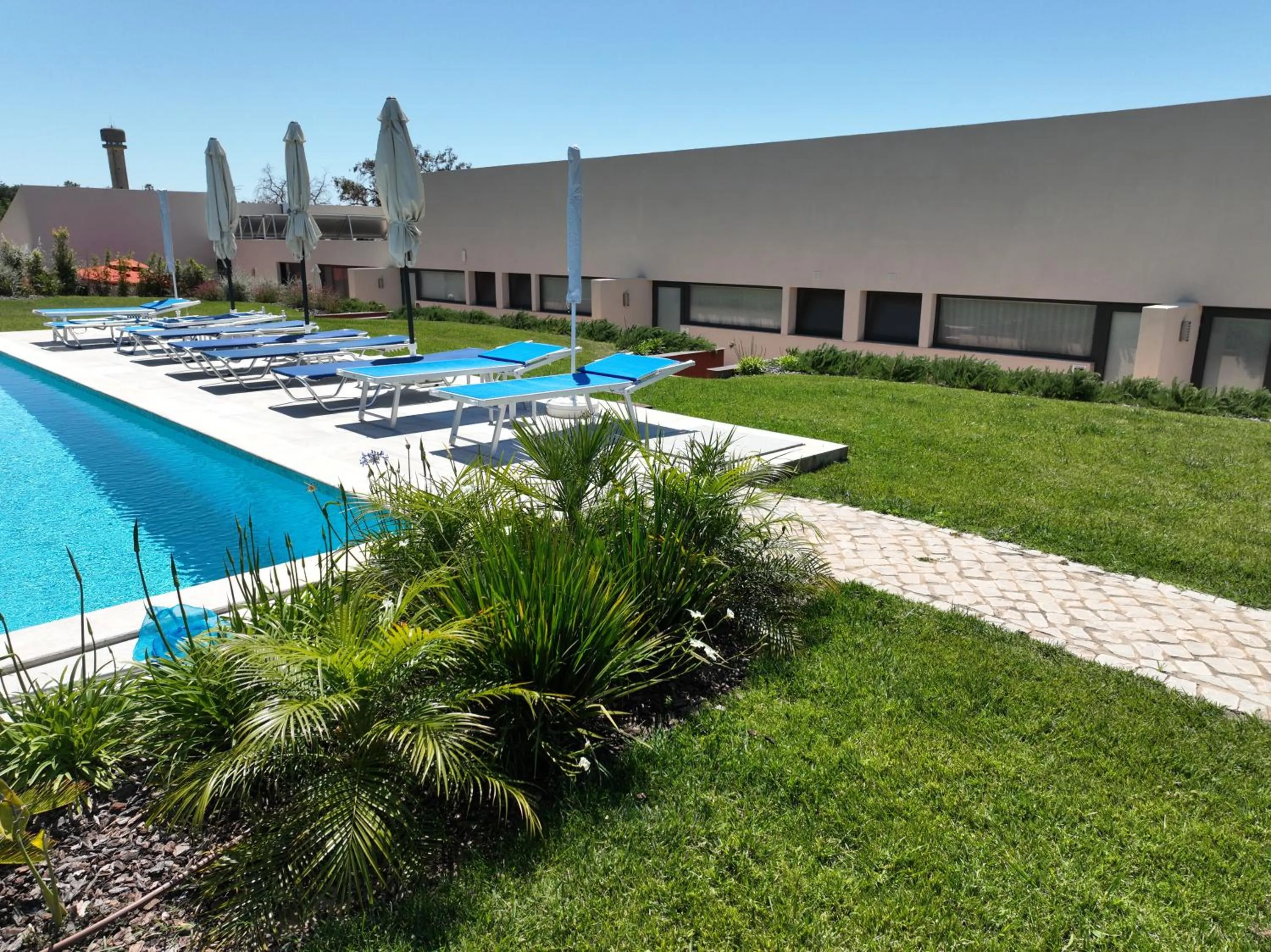 Swimming pool in Suites Sunny hill