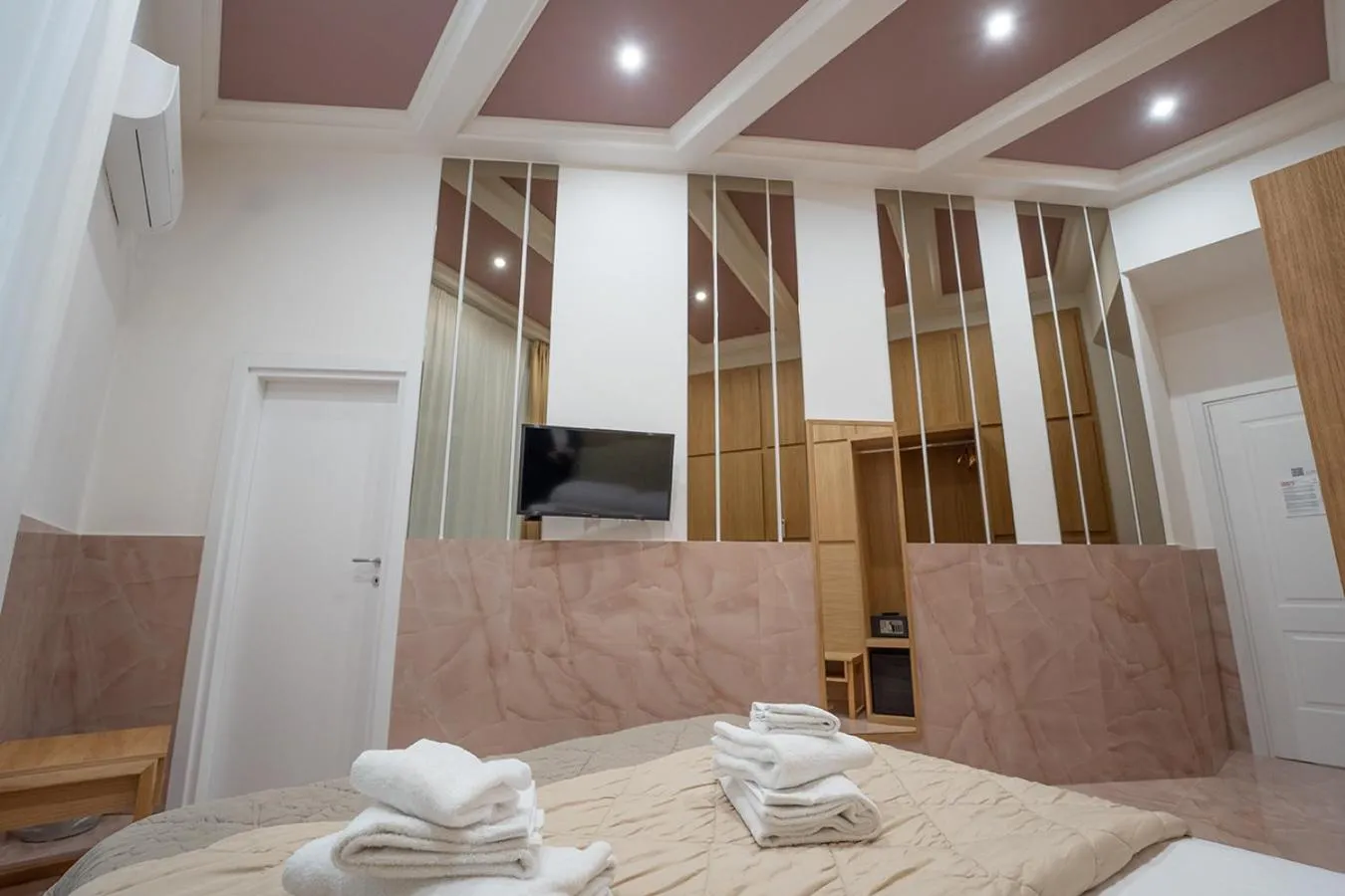 Bed in P.C. Boutique H. LifeStyle, Napoli Centro, by ClaPa Group Dislocated Hospitality