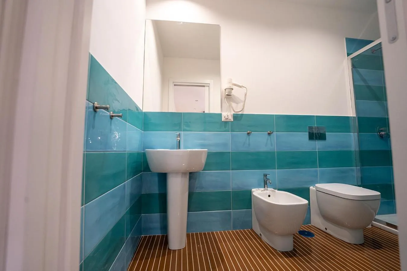 Shower in P.C. Boutique H. LifeStyle, Napoli Centro, by ClaPa Group Dislocated Hospitality