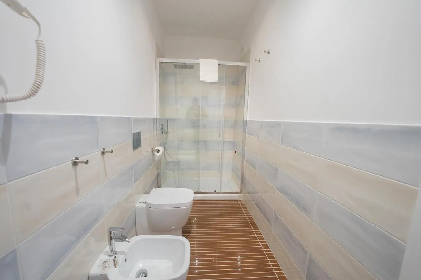 Shower in P.C. Boutique H. LifeStyle, Napoli Centro, by ClaPa Group Dislocated Hospitality