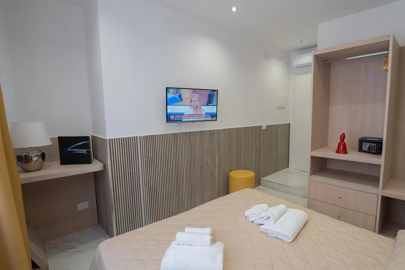 Bed in P.C. Boutique H. LifeStyle, Napoli Centro, by ClaPa Group Dislocated Hospitality