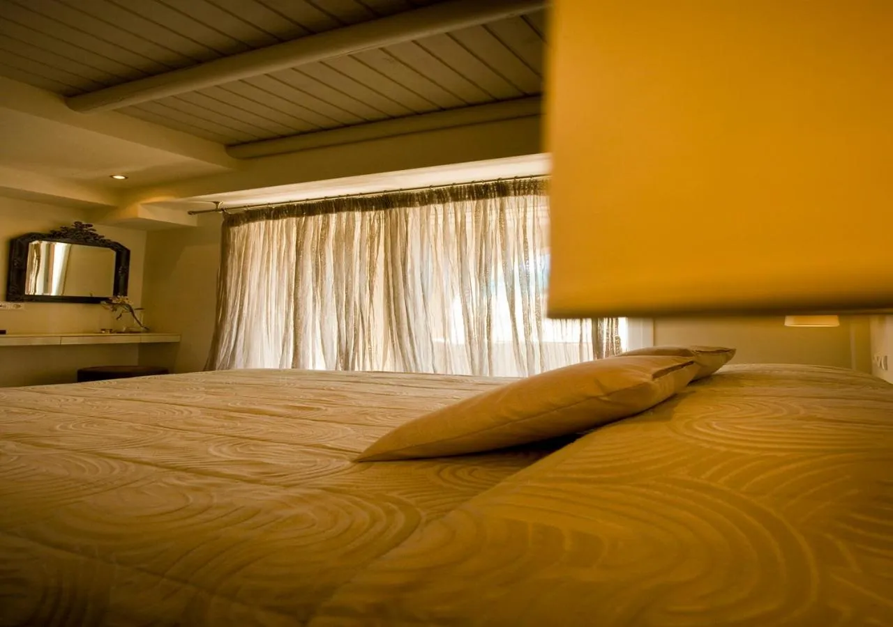 Bed in Princess Of Naxos