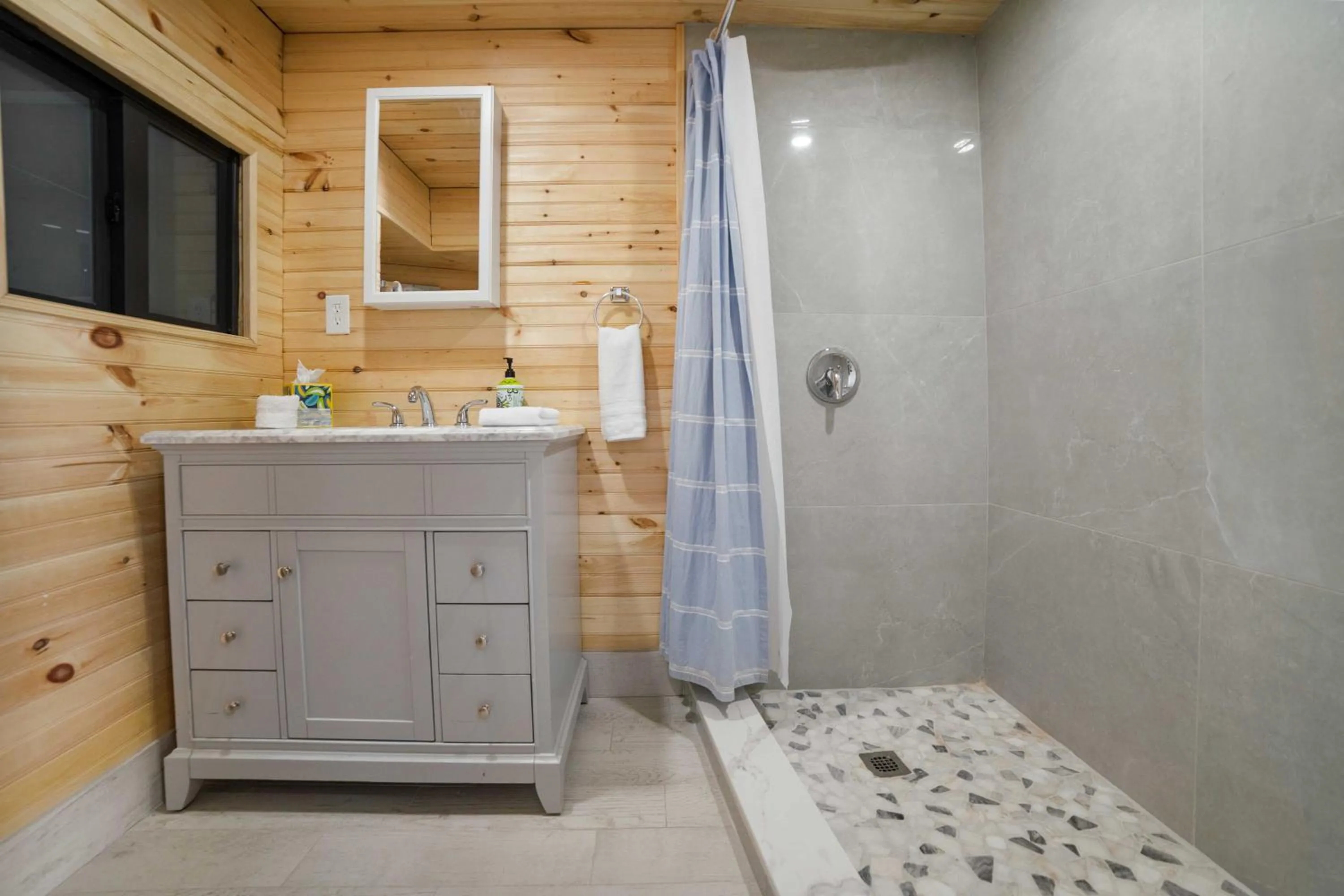 Bathroom in Barnacle Bed and Breakfast