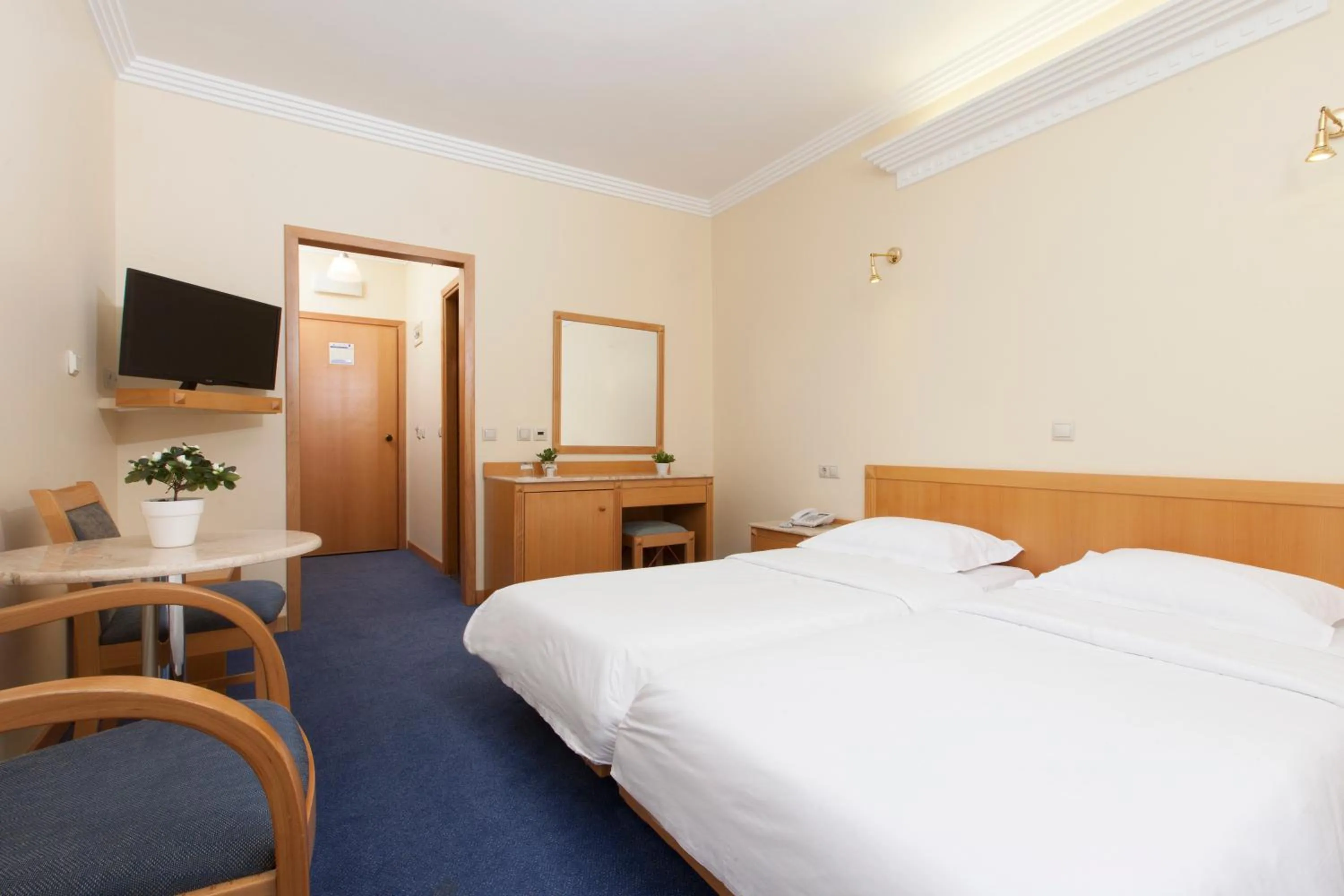 TV and multimedia, Bed in Telioni Hotel