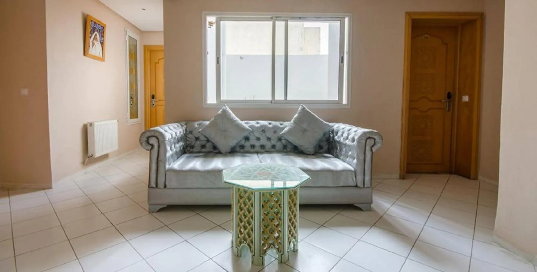 Seating area in Saheb Ettabaa Tunis