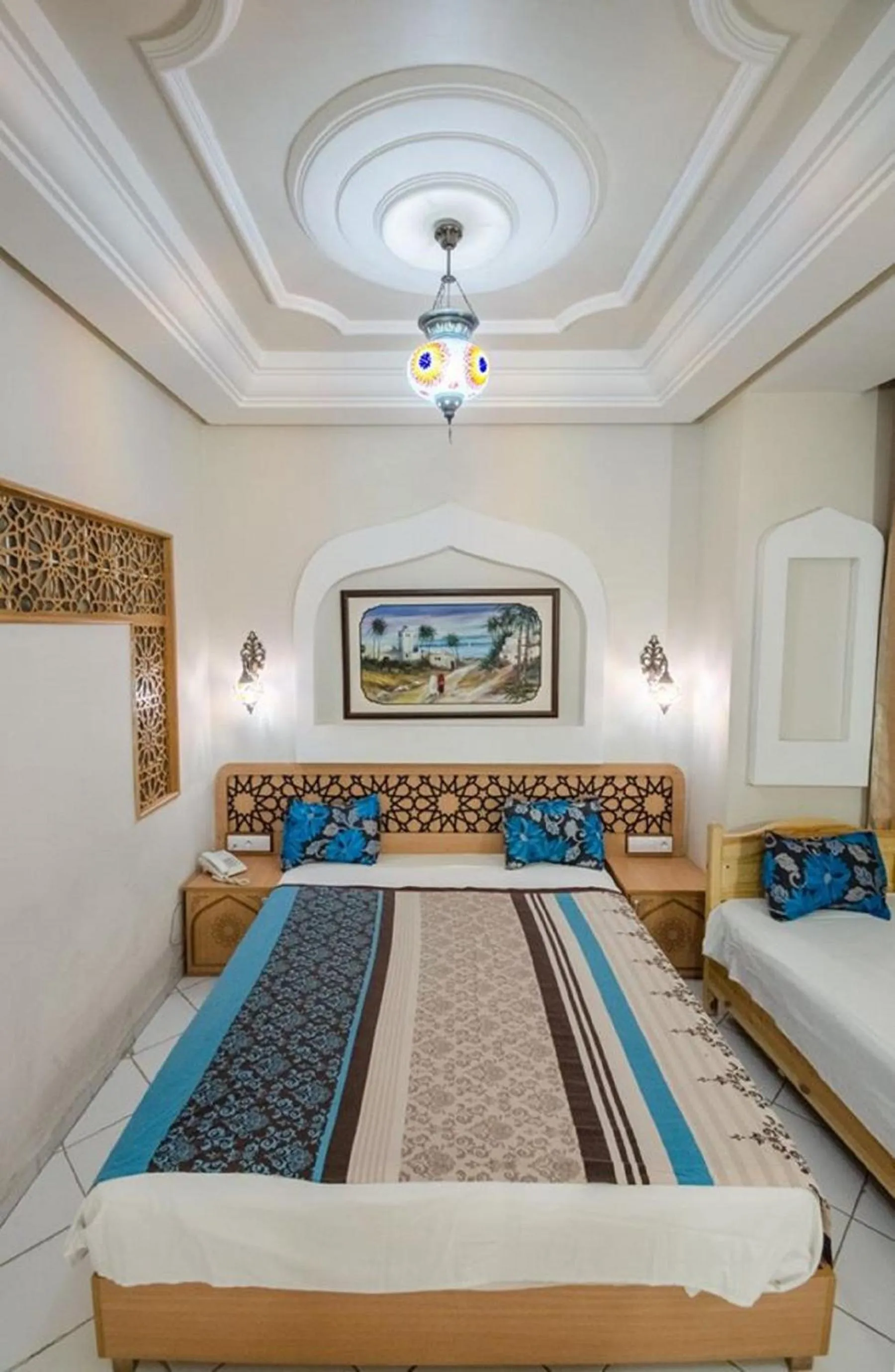 Bed in Saheb Ettabaa Tunis