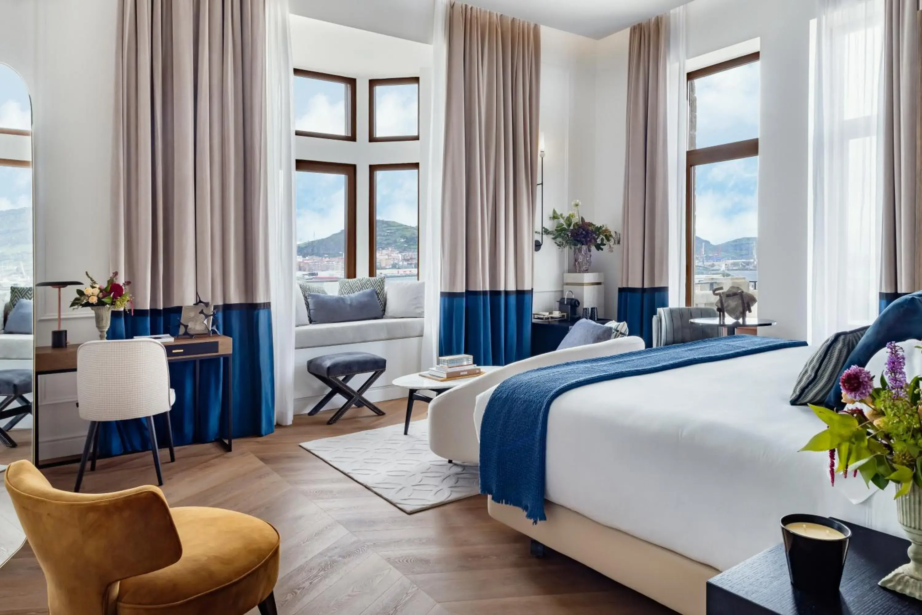 Bedroom, Bed in Palacio Arriluce Hotel - The Leading Hotels of the World Bedroom, Bed in Palacio Arriluce Hotel - The Leading Hotels of the World