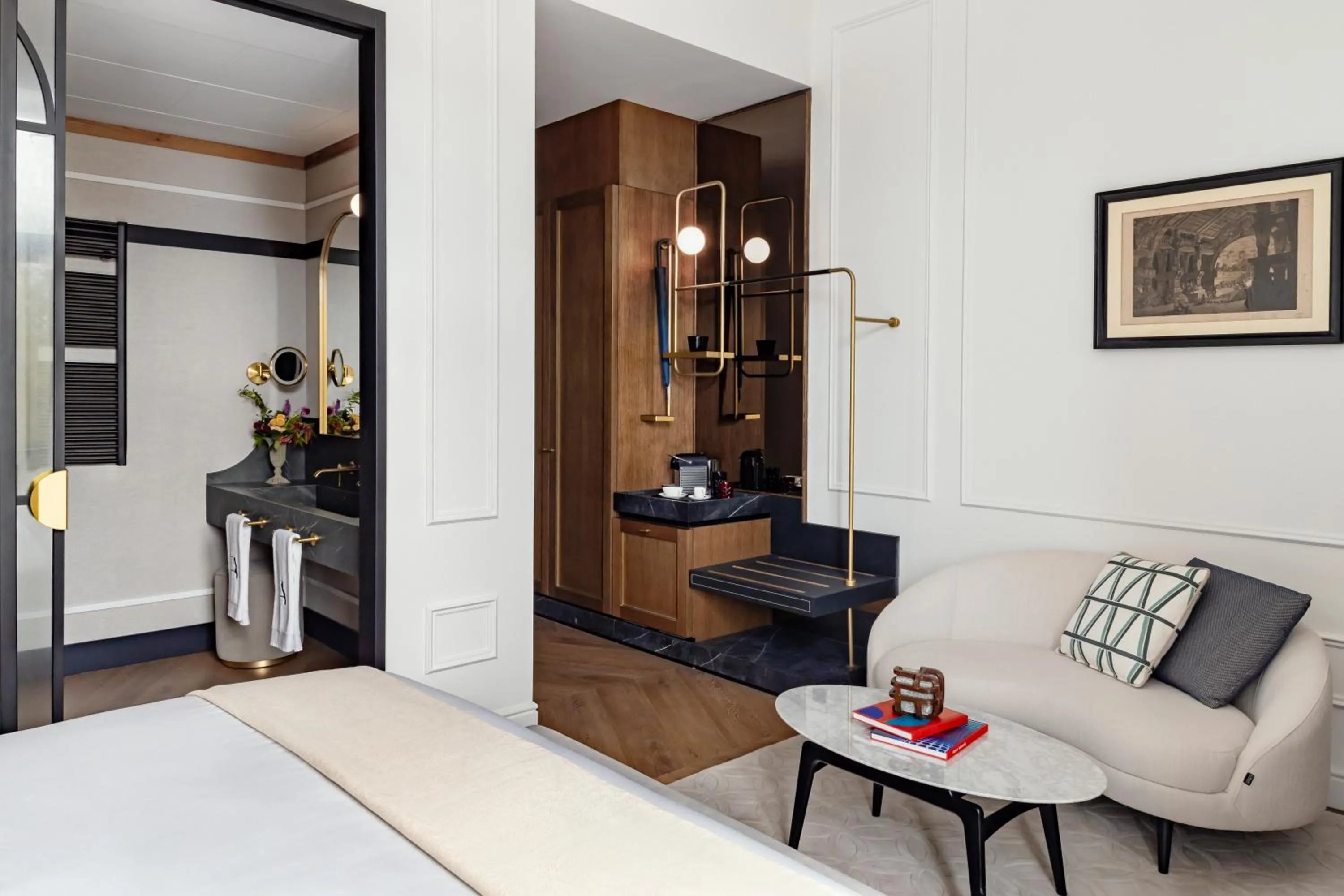 Bathroom, Bed in Palacio Arriluce Hotel - The Leading Hotels of the World