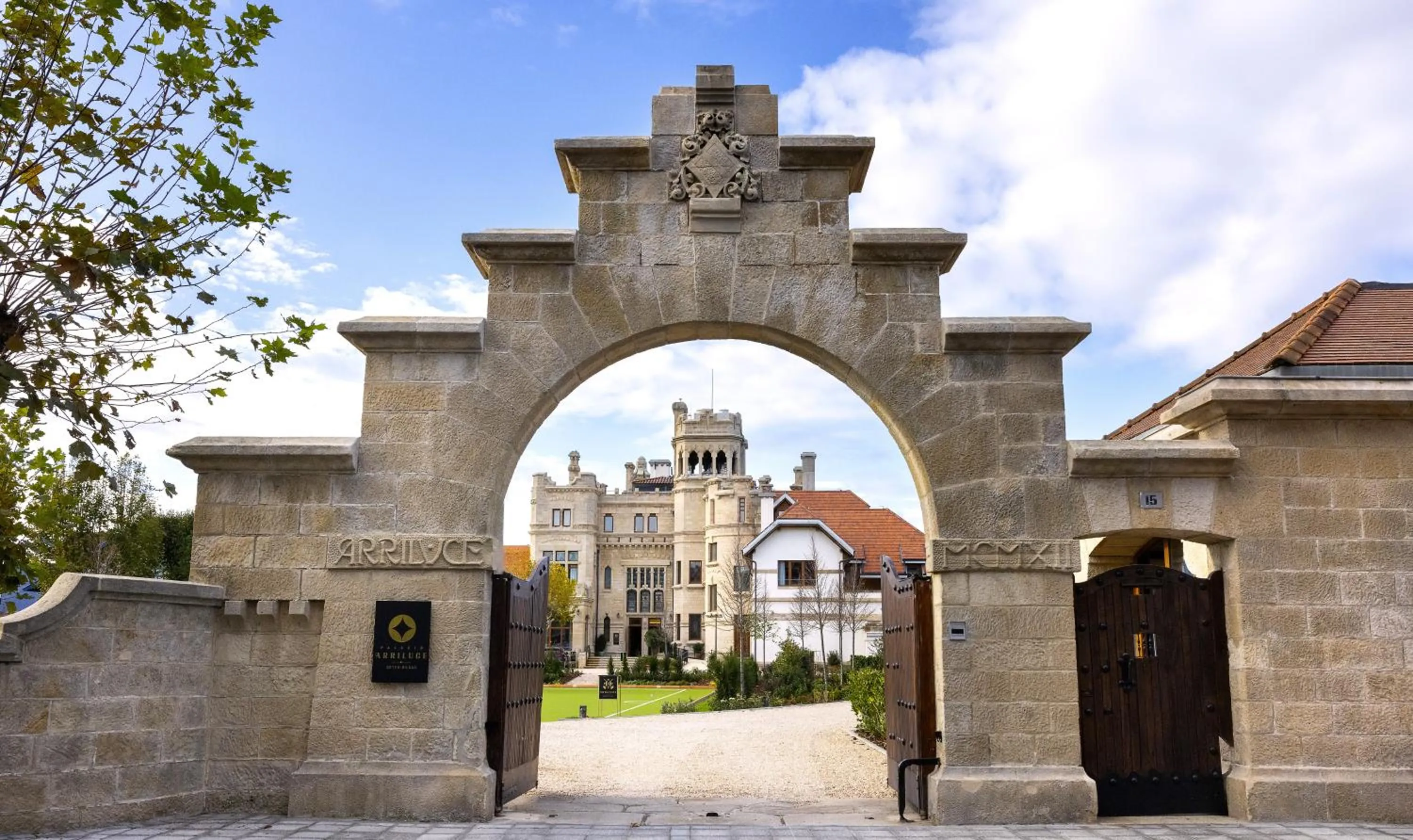 Facade/entrance in Palacio Arriluce Hotel - The Leading Hotels of the World