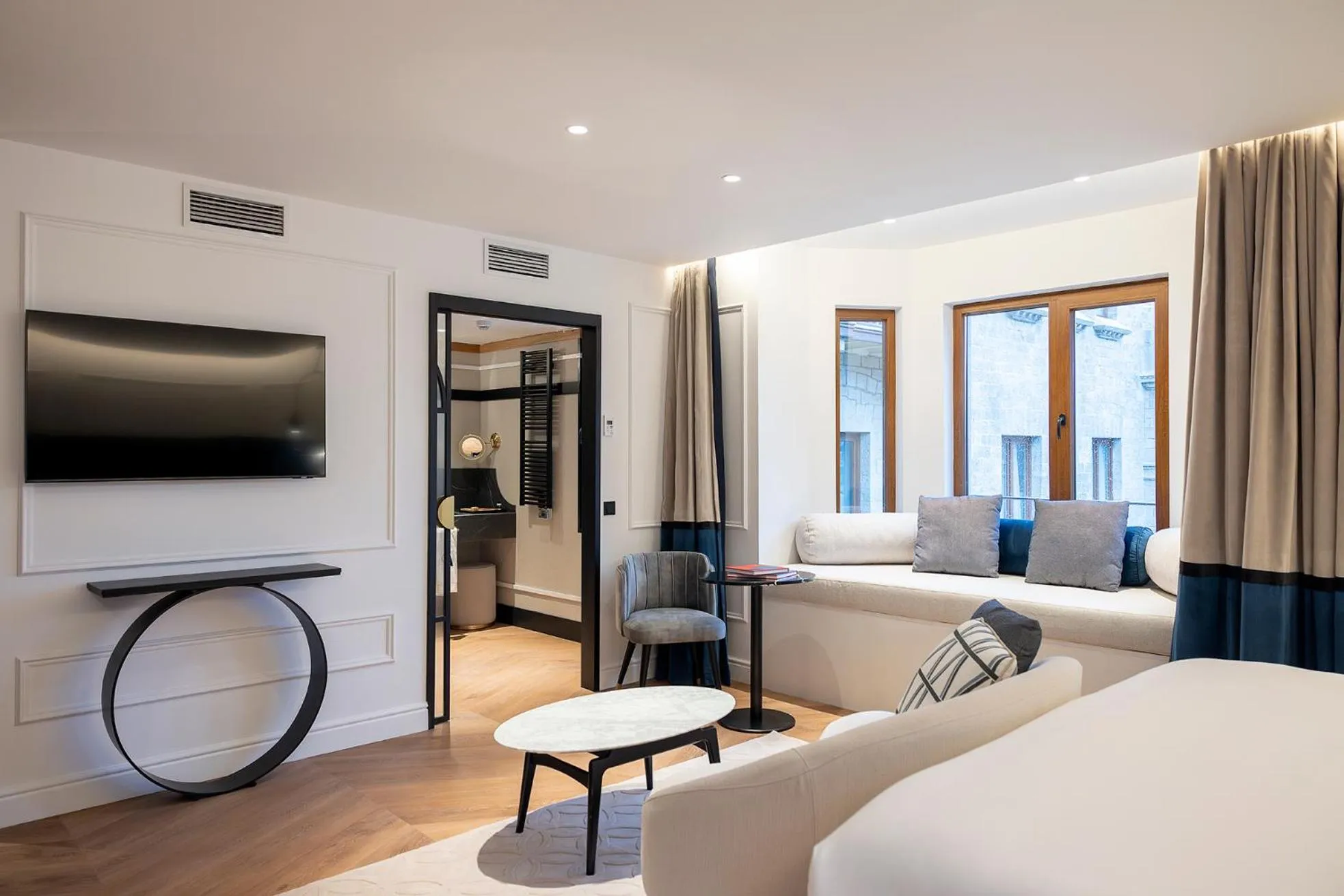 Area and facilities, Bed in Palacio Arriluce Hotel - The Leading Hotels of the World