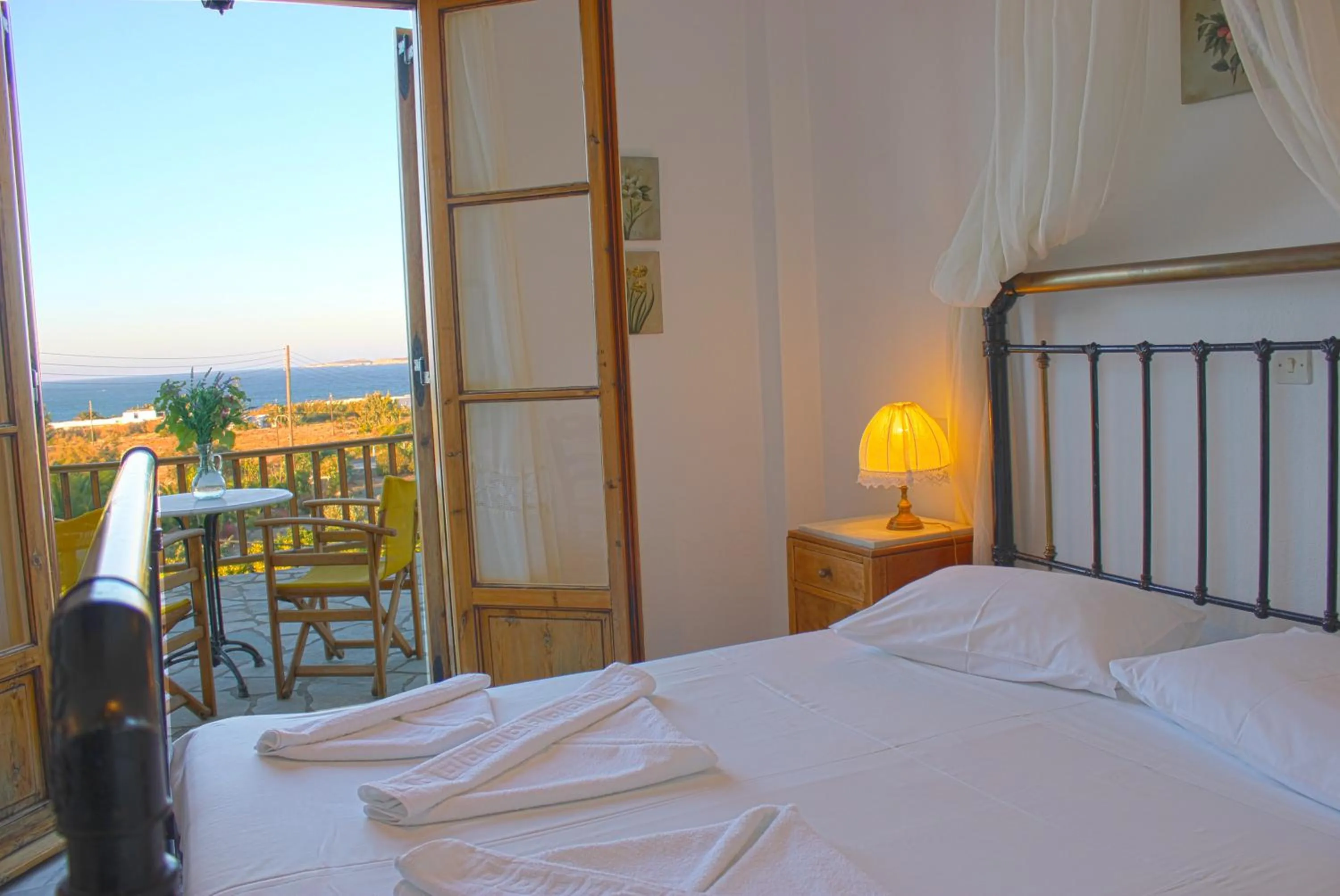 Bed in Hotel Swiss Home