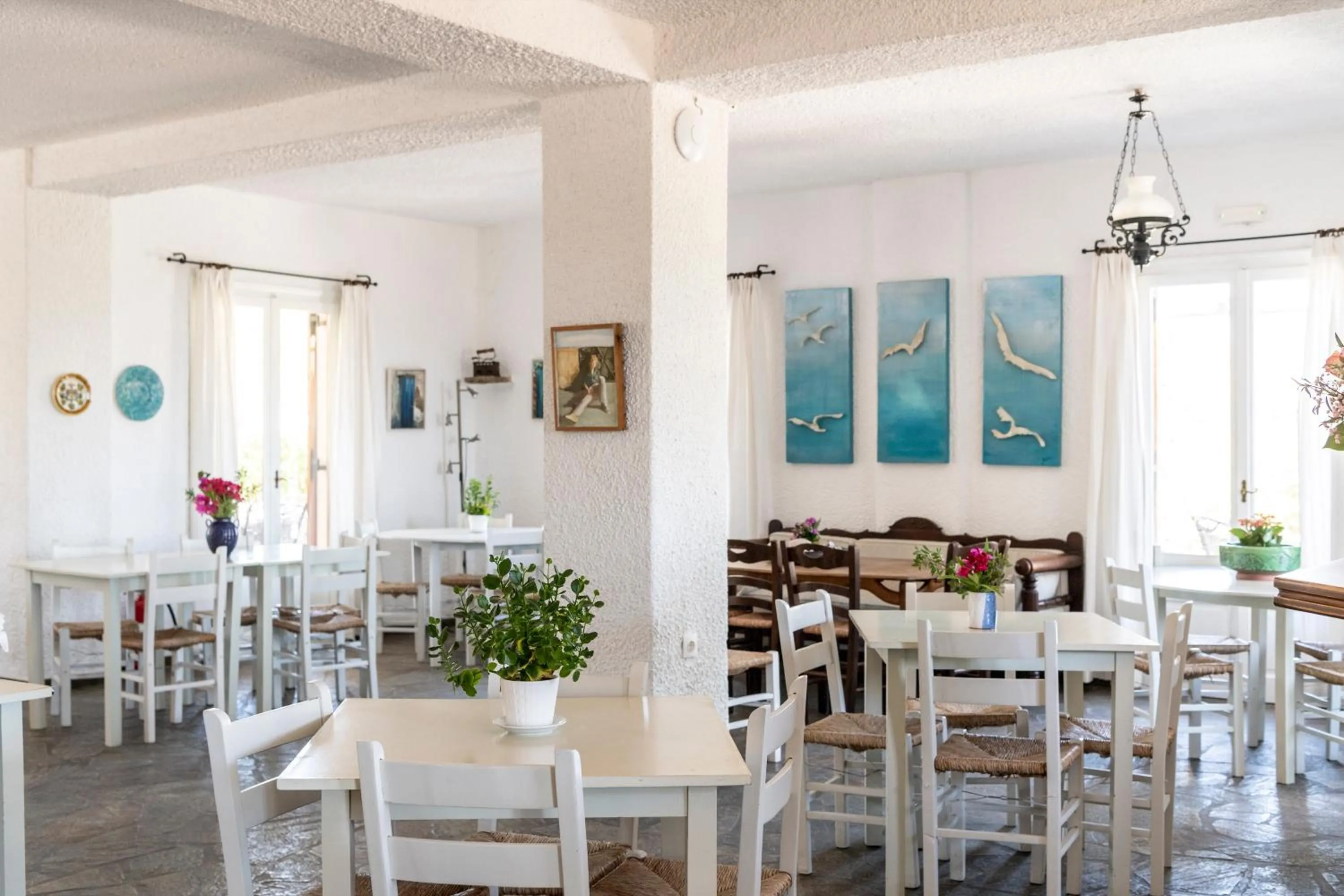 Restaurant/places to eat in Hotel Swiss Home