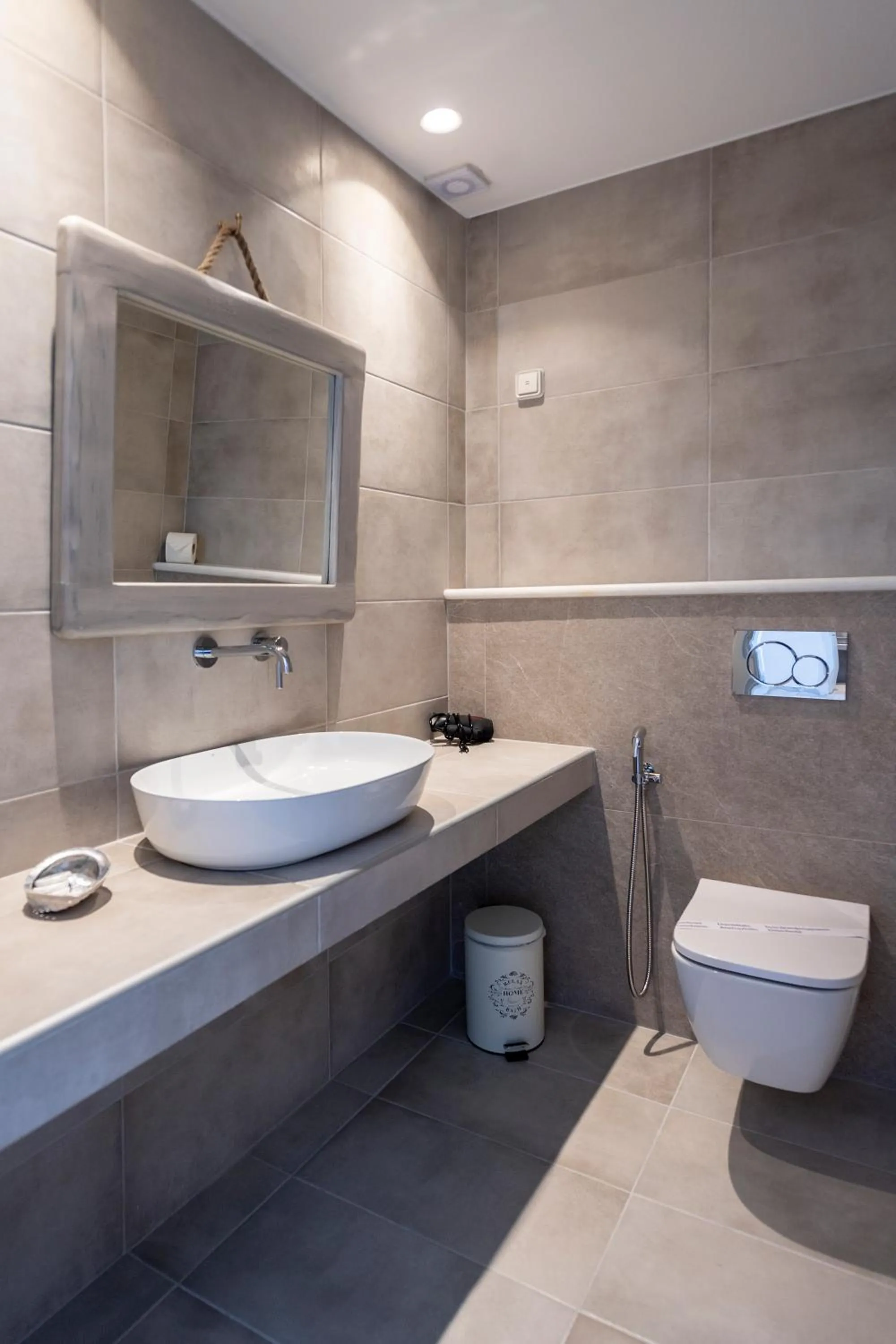 Toilet in Hotel Swiss Home