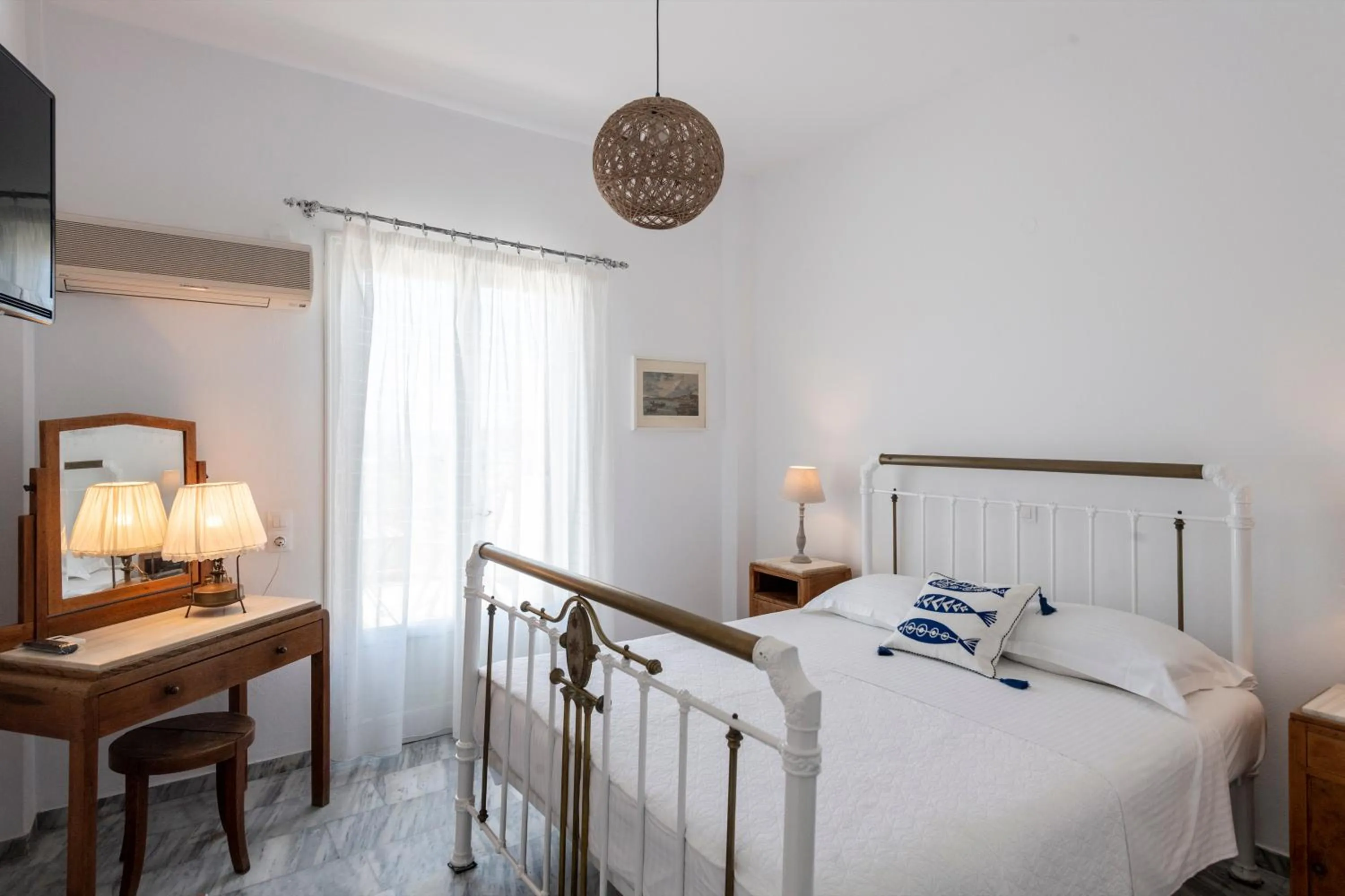 Bed in Hotel Swiss Home