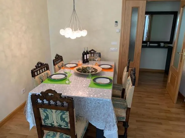 Dining area in Logroño: Piso con Garaje y Piscina.