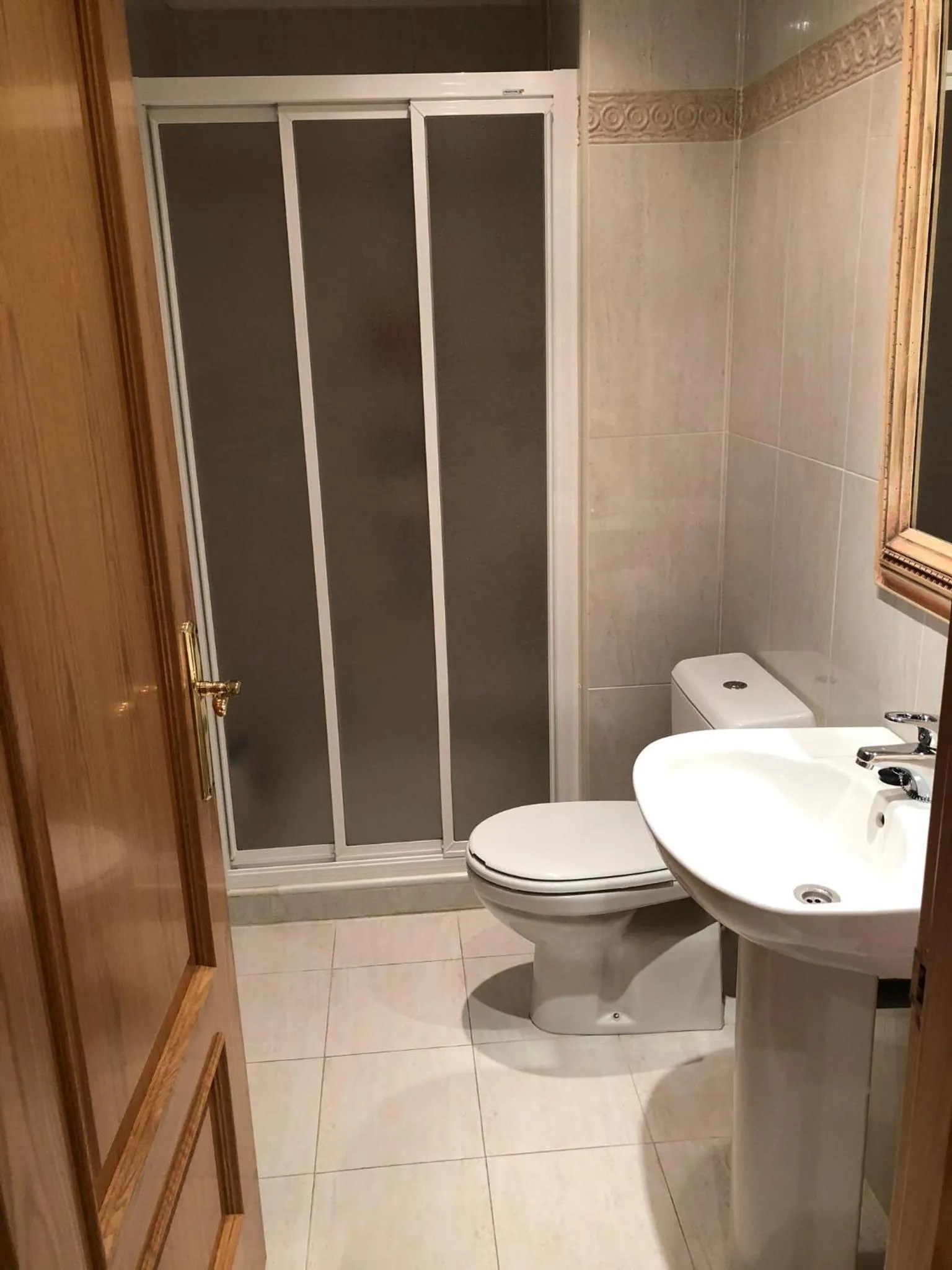 Shower in Logroño: Piso con Garaje y Piscina.